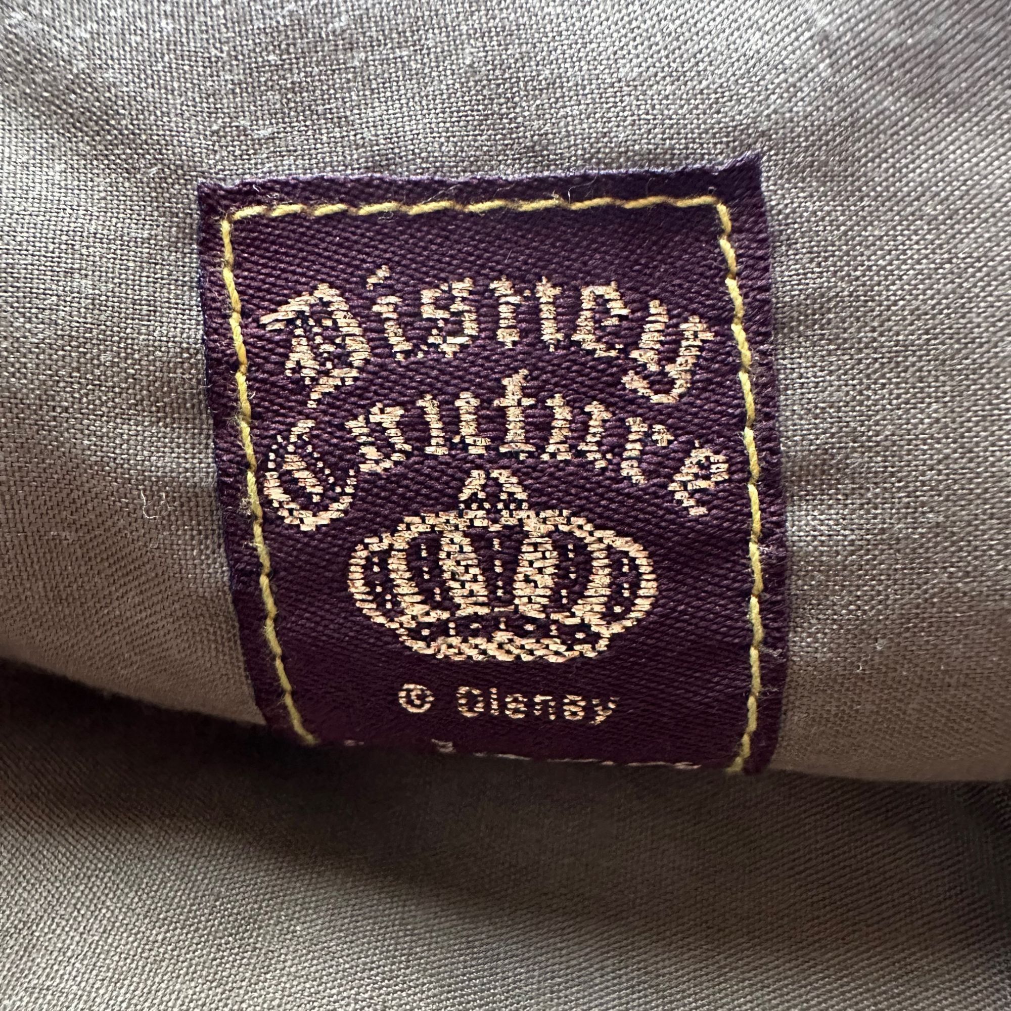 Disney Disney Couture Snow White Kisslock Coin Pouch / Change Purs Size ONE SIZE - 8 Thumbnail