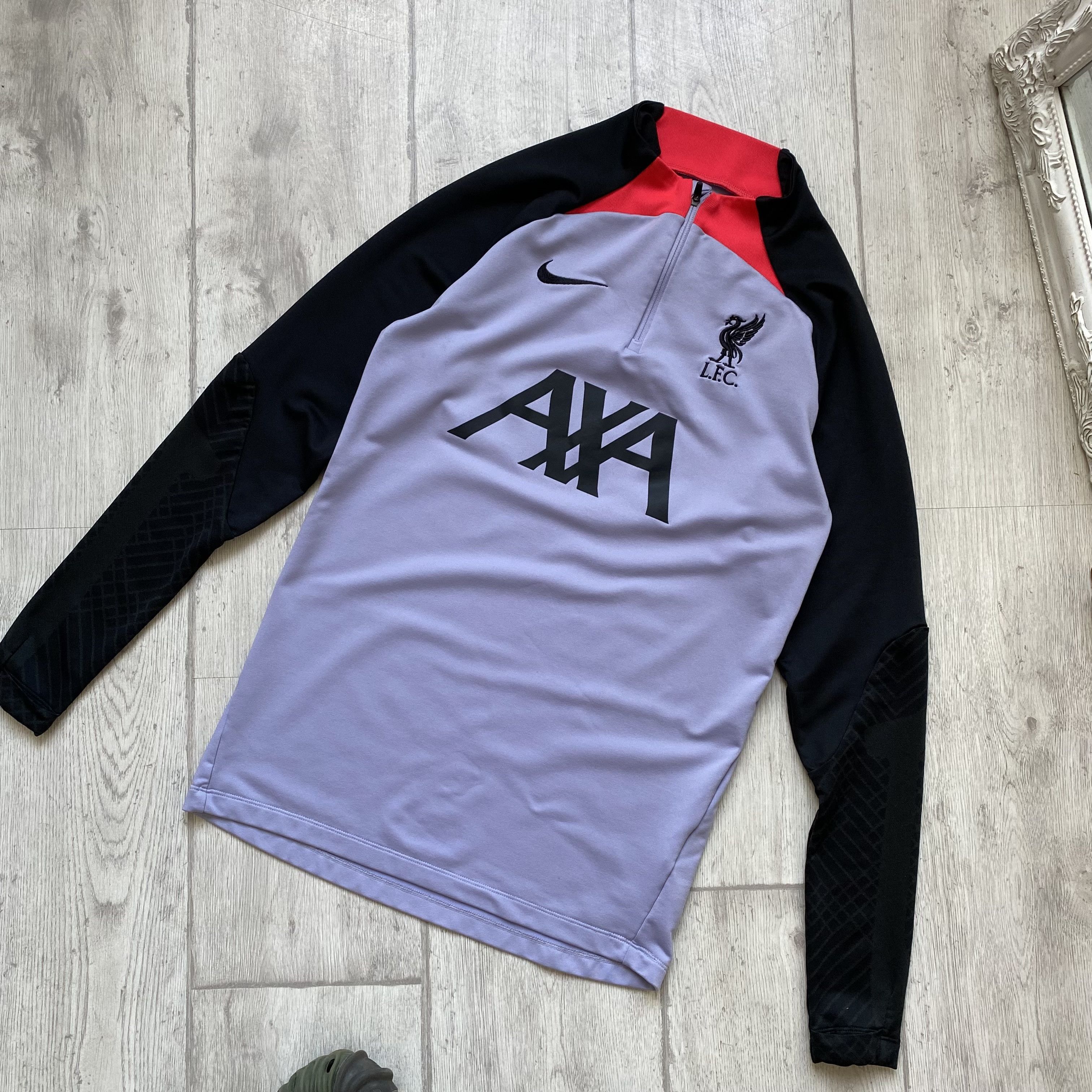 Nike ⚽️ Blokcore Nike Liverpool jersey long sleeve training Y2K Size US S / EU 44-46 / 1 - 8 Thumbnail