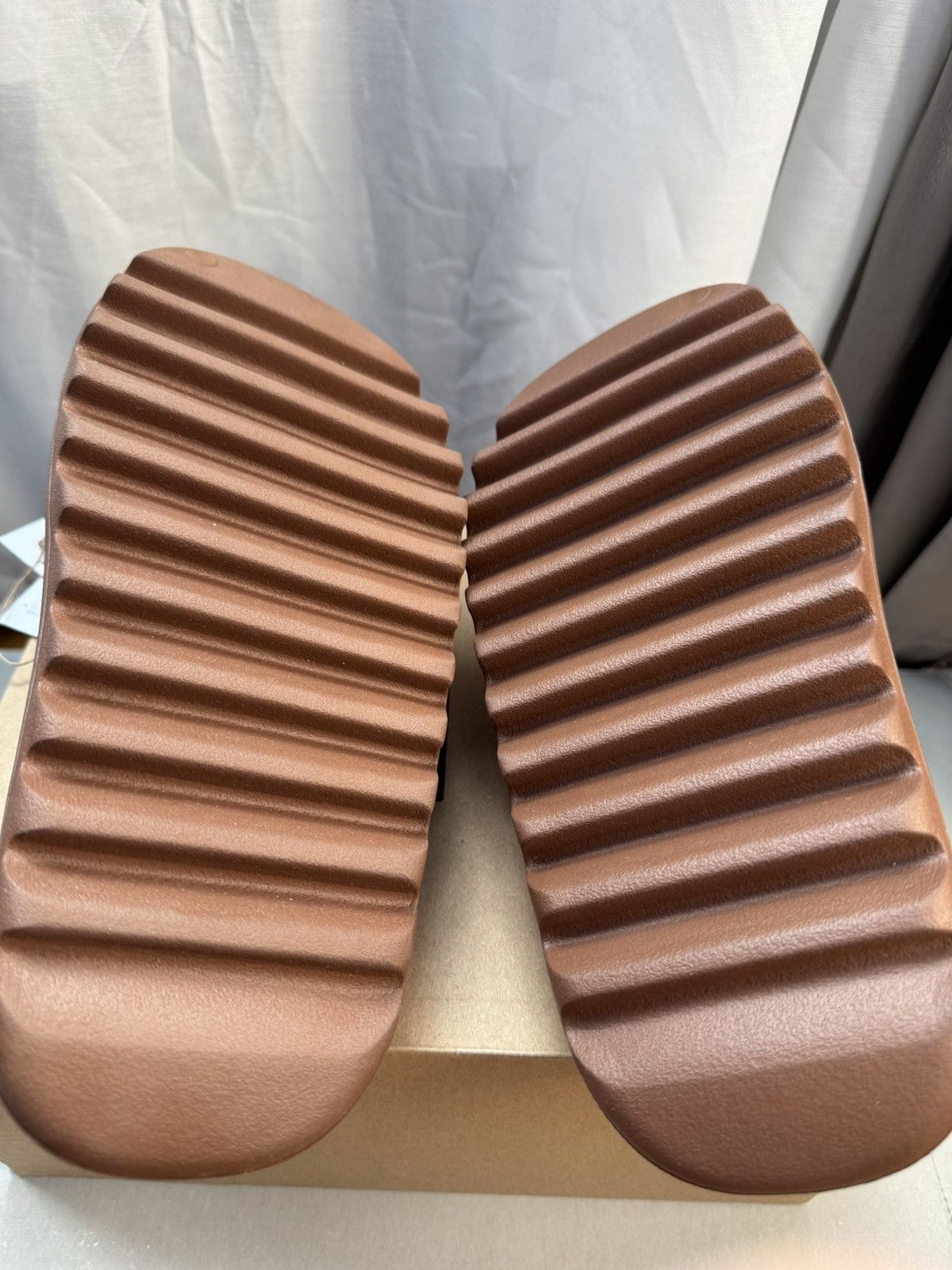 Yeezy Yeezy Slide ‘Flax’ Size US 8 / EU 41 - 5 Thumbnail