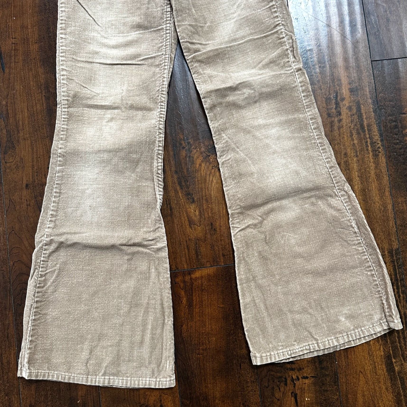 Levi's VINTAGE Levi's 684 Corduroy Bell Bottom Pants 28x29 USA 1970s Disco Brown Mens Size US 28 / EU 44 - 3 Thumbnail