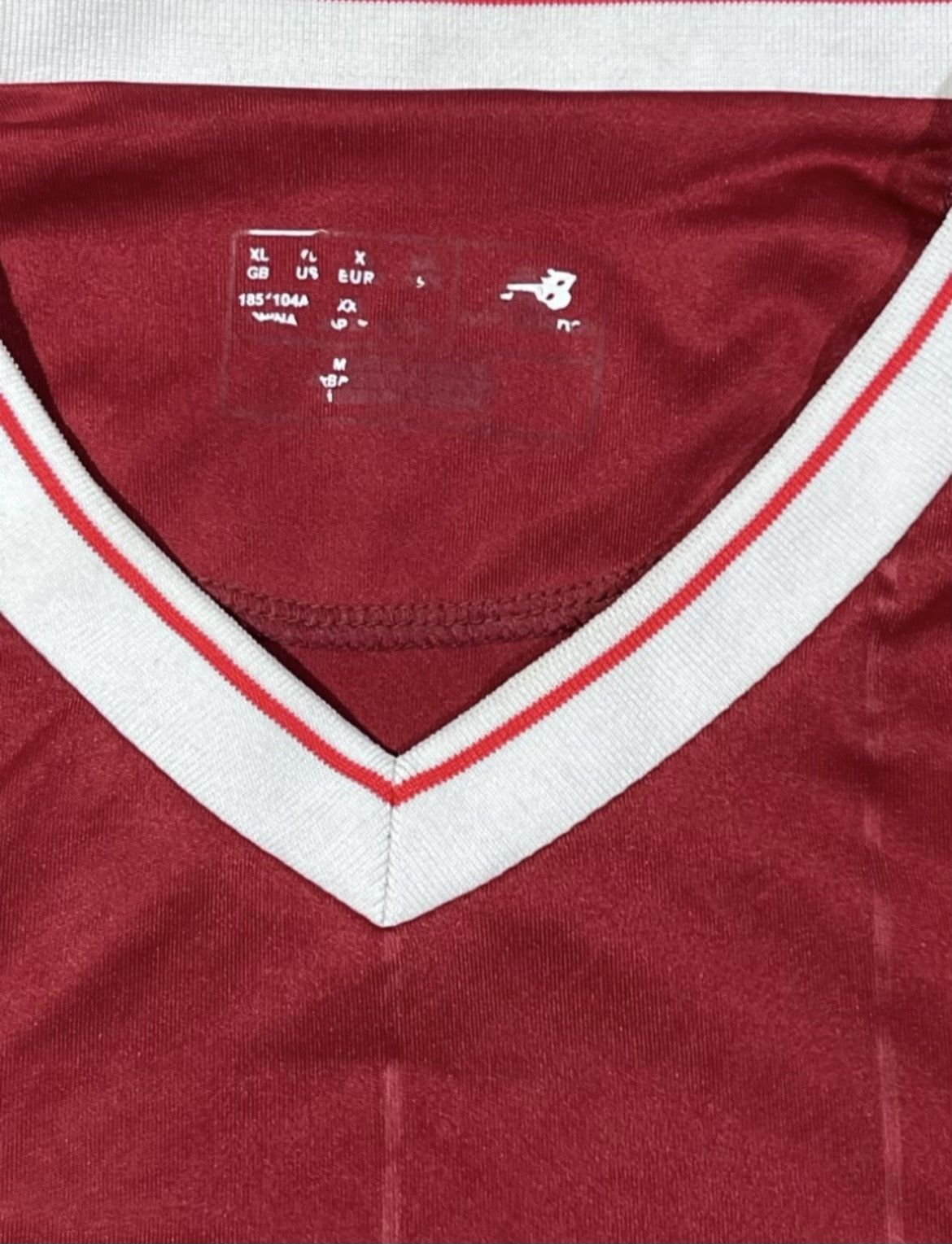 New Balance New Balance Liverpool FC T-shirt red size L new condition Size US L / EU 52-54 / 3 - 5 Thumbnail