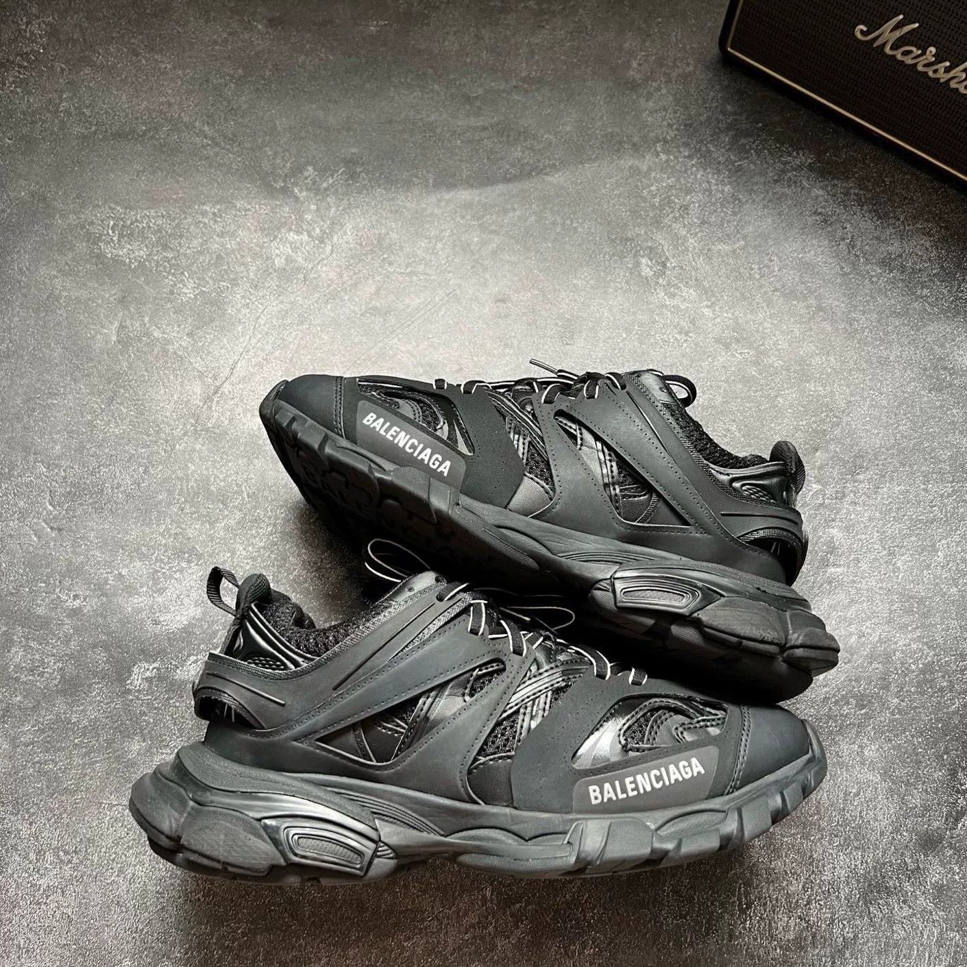 Balenciaga Balenciaga Black Lowtop Sneakers 38 Women Size US 7.5 / IT 37.5 - 1 Thumbnail