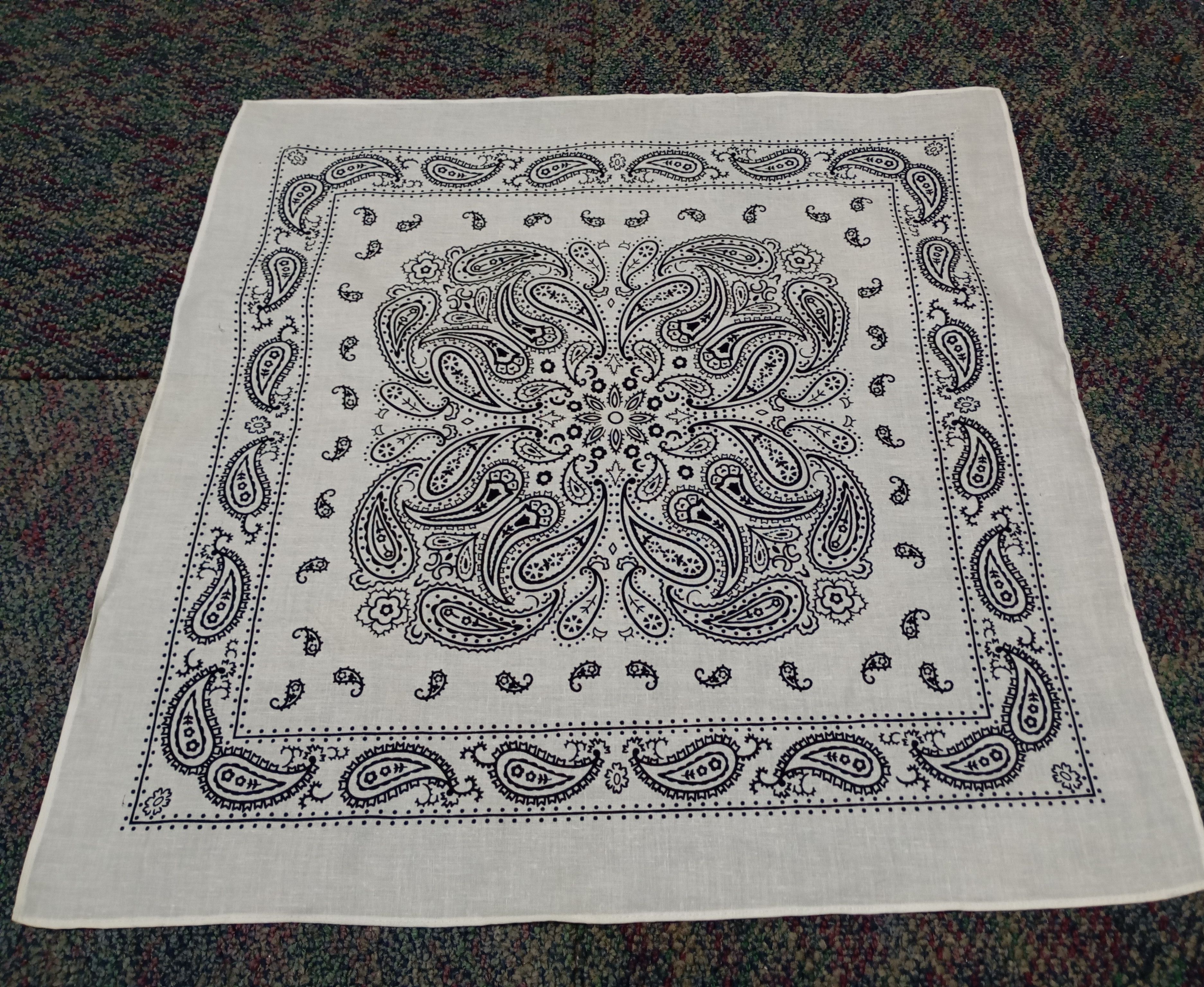 Vintage Vintage Paisley Bandana Bandana Size ONE SIZE - 1 Thumbnail