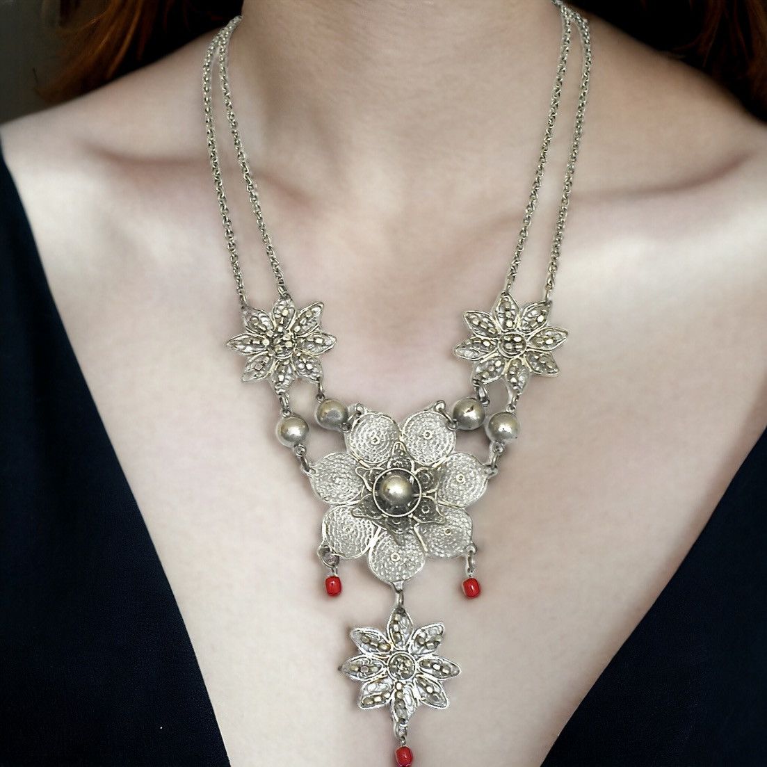 Other Intricate hand crafted sculptured flower statement necklace Size ONE SIZE - 2 Thumbnail