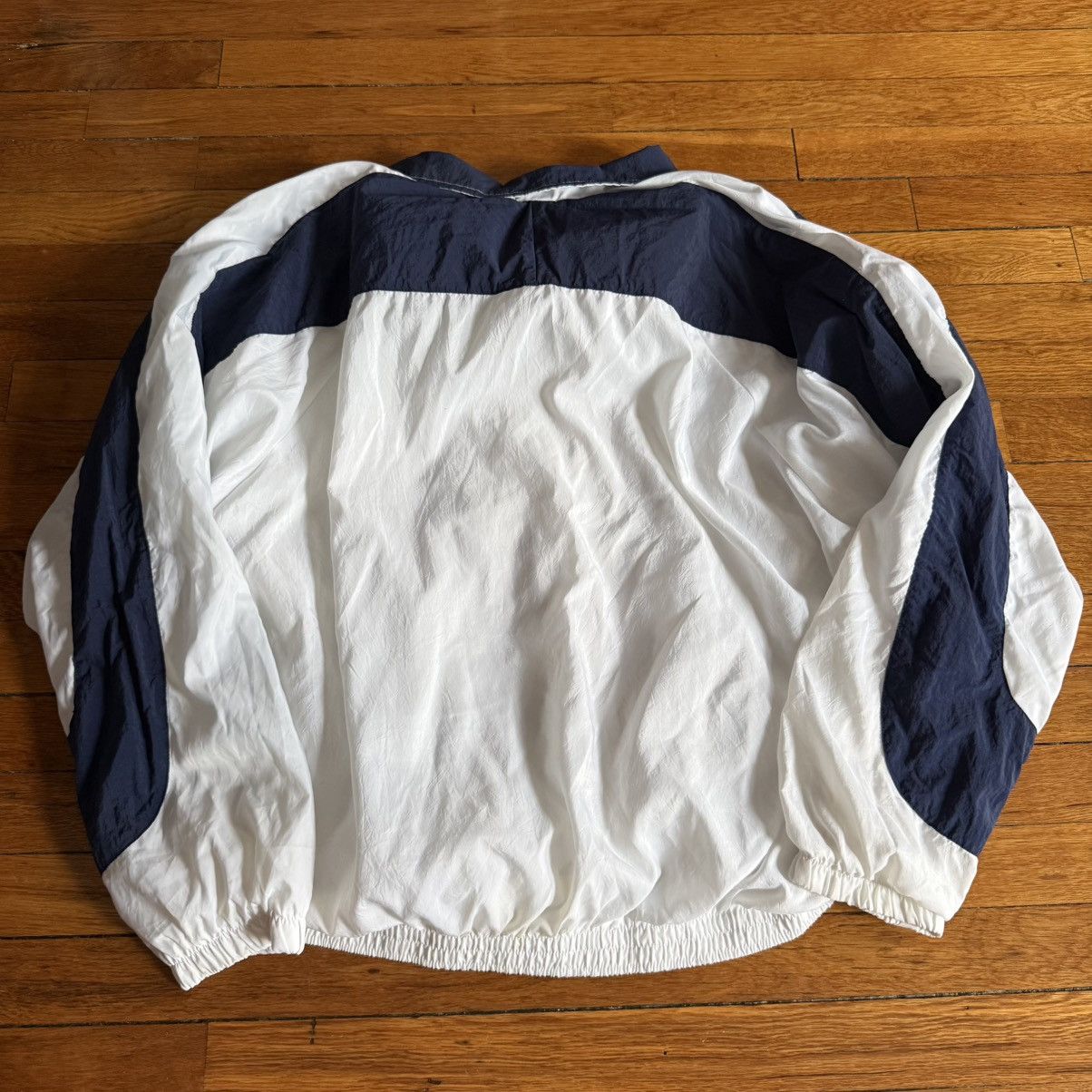 Nike Vintage Nike Windbreaker Light Jacket Size US L / EU 52-54 / 3 - 5 Thumbnail