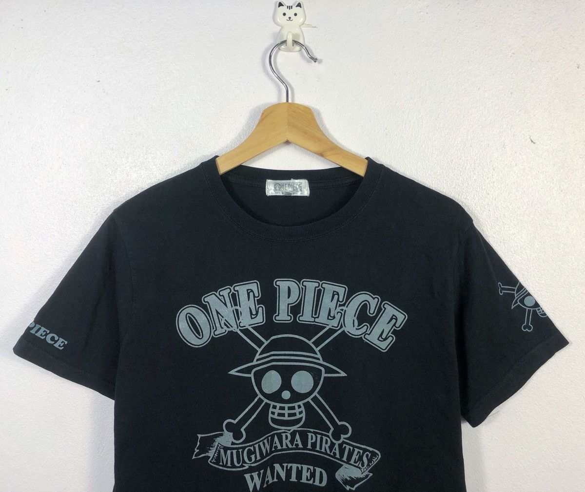 Anime × Japanese Brand × One Piece Rare One Piece Japan Big Logo Tee Size US L / EU 52-54 / 3 - 2 Thumbnail