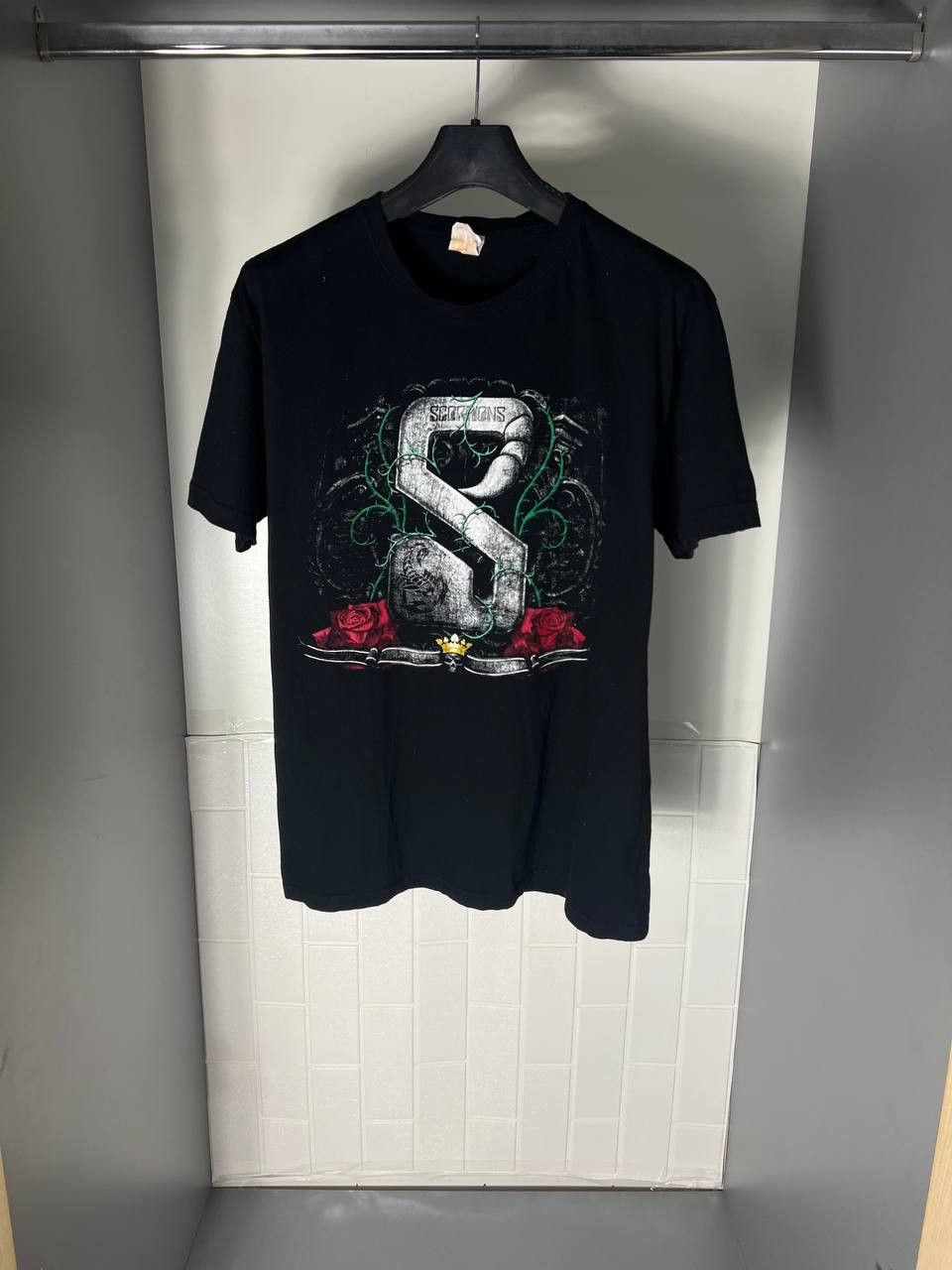 Band Tees VINTAGE SCORPIONS ROCK T-SHIRT RETRO METAL PUNK Y2K Size US XL / EU 56 / 4 - 1 Thumbnail