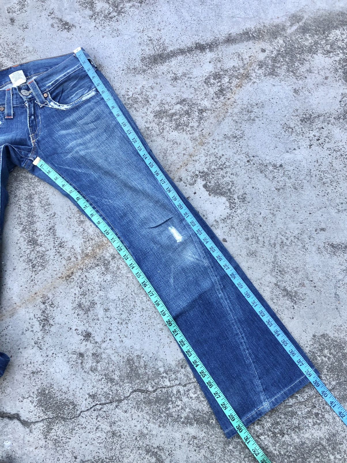 True Religion FLARED TWIST WASHED BLUE DENIM Size 28" / US 6 / IT 42 - 7 Thumbnail