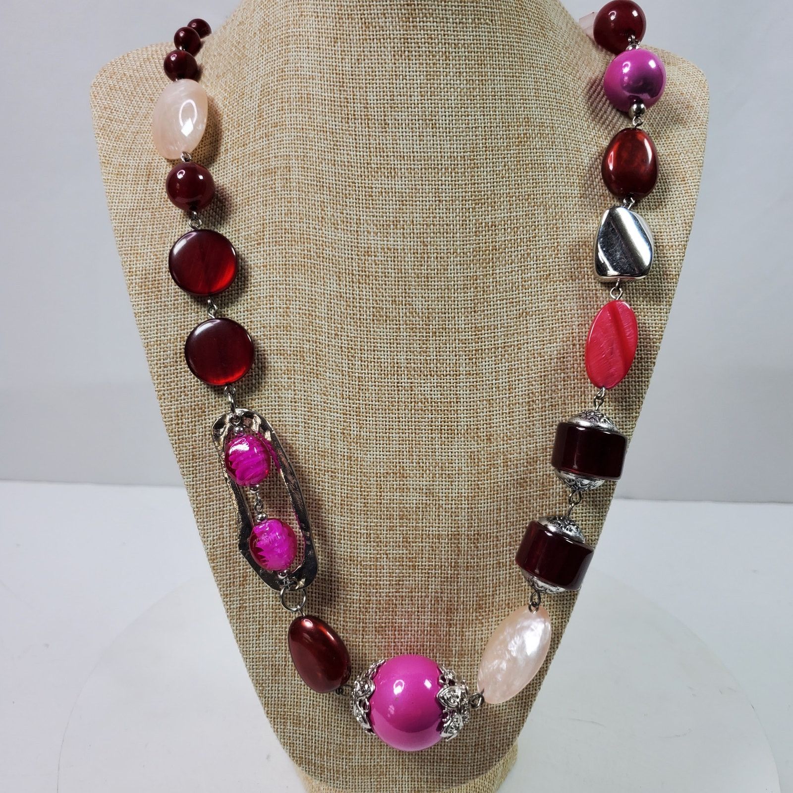 The Unbranded Brand Pink Necklace Big Beads on Silver Tone Chain 34 Inch Size ONE SIZE - 1 Thumbnail