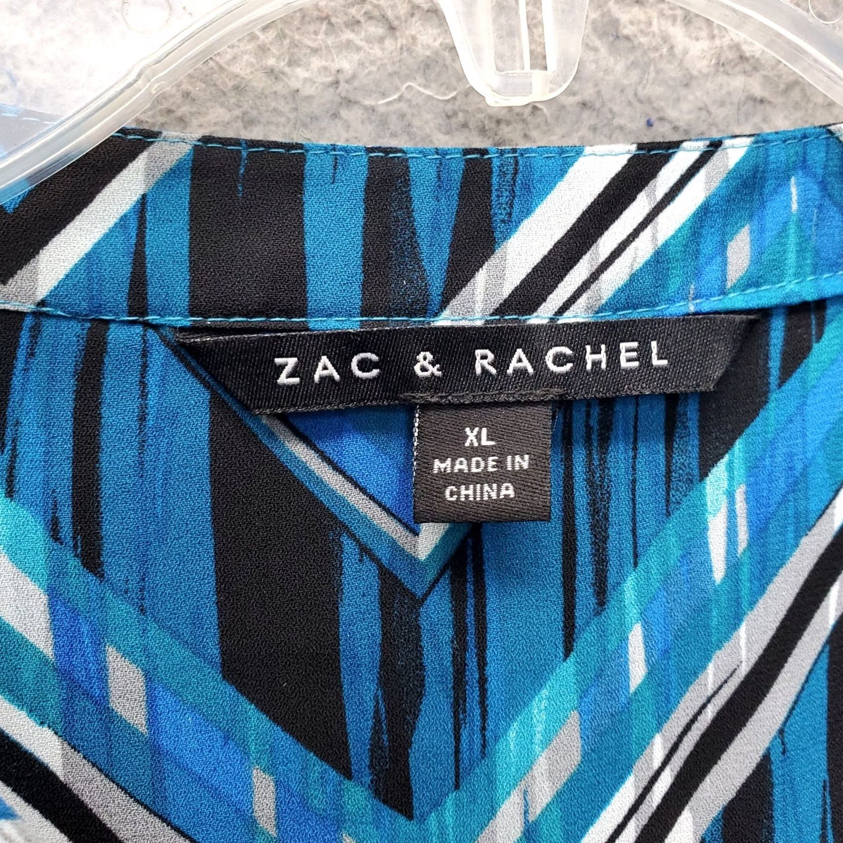 Vintage Zac & Rachel Blouse Top Womens XL Multi Chevron Long Sleeve V-Neck Button Front Blouse Size XL / US 12-14 / IT 48-50 - 5 Thumbnail
