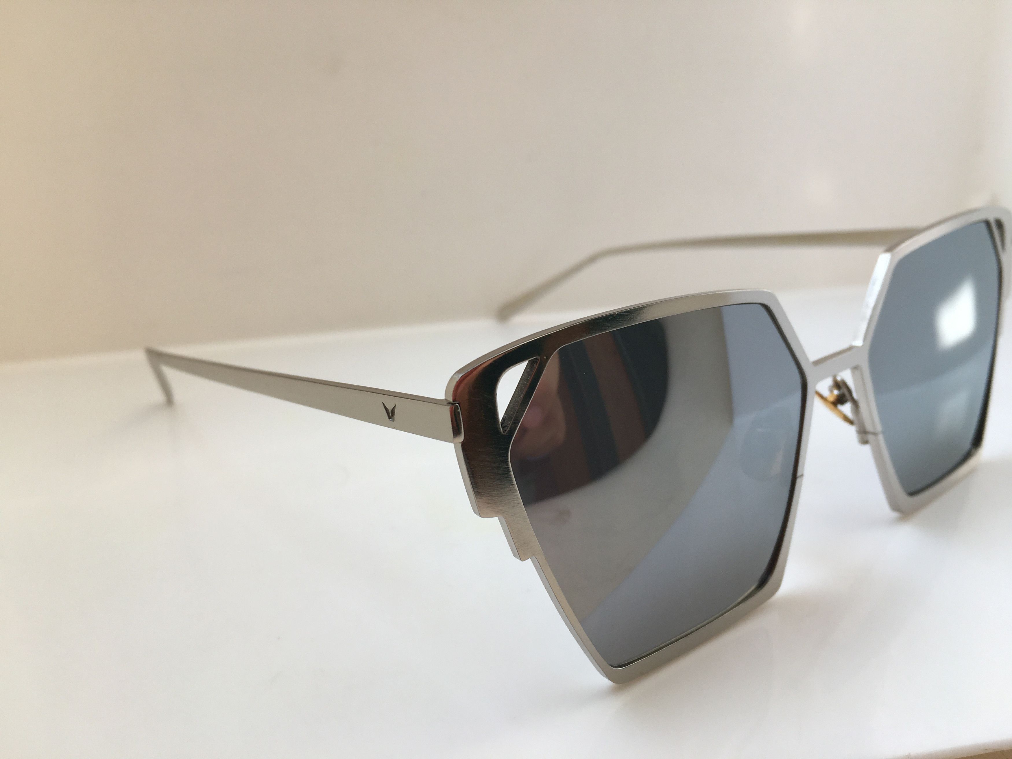 Gentle Monster Cat Eye Gentle Monster Diva Girls Sunglasses Frame Size ONE SIZE - 4 Thumbnail