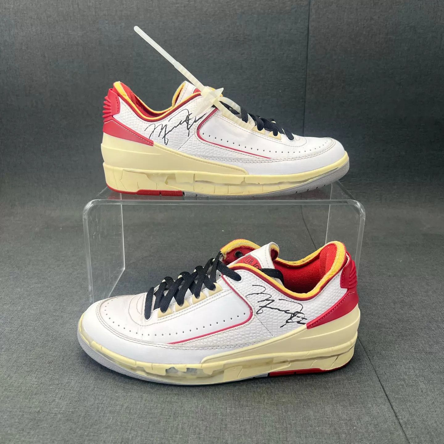Off-White Off-White x AJ2 Chicago White Red 40.5 Size US 10.5 / EU 43-44 - 2 Thumbnail