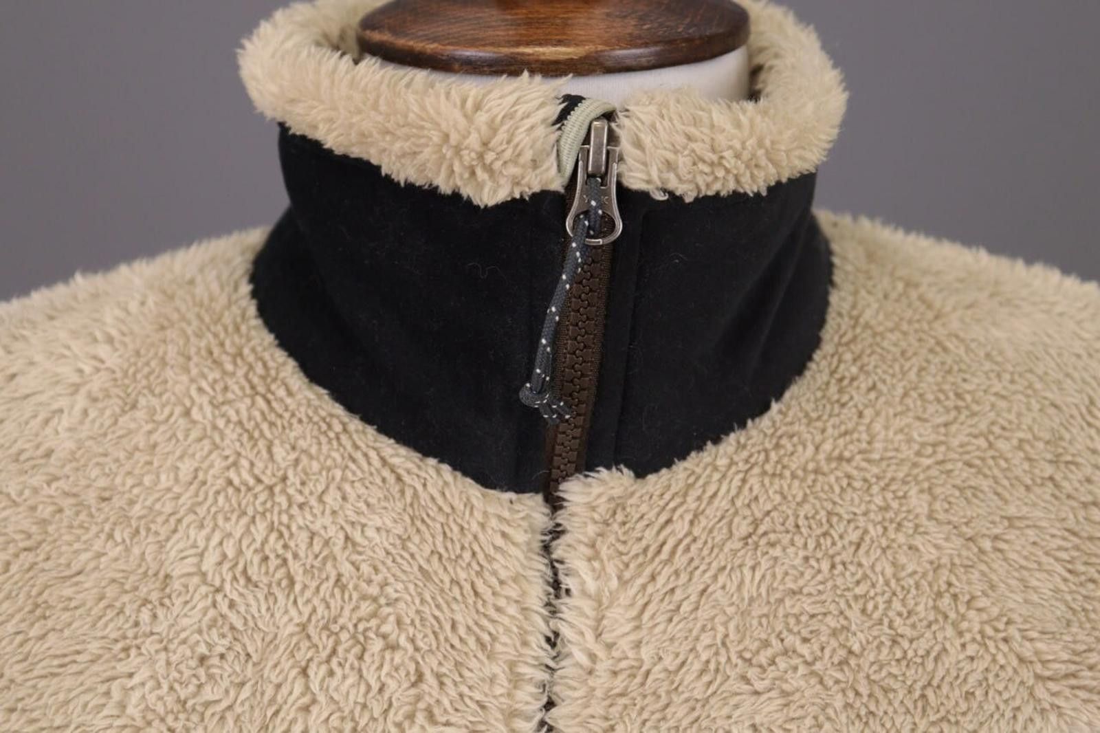 Mountain Hardwear Ladies Mountain Hard Wear Beige Plush Fleece Jacket Size S Size S / US 4 / IT 40 - 4 Thumbnail