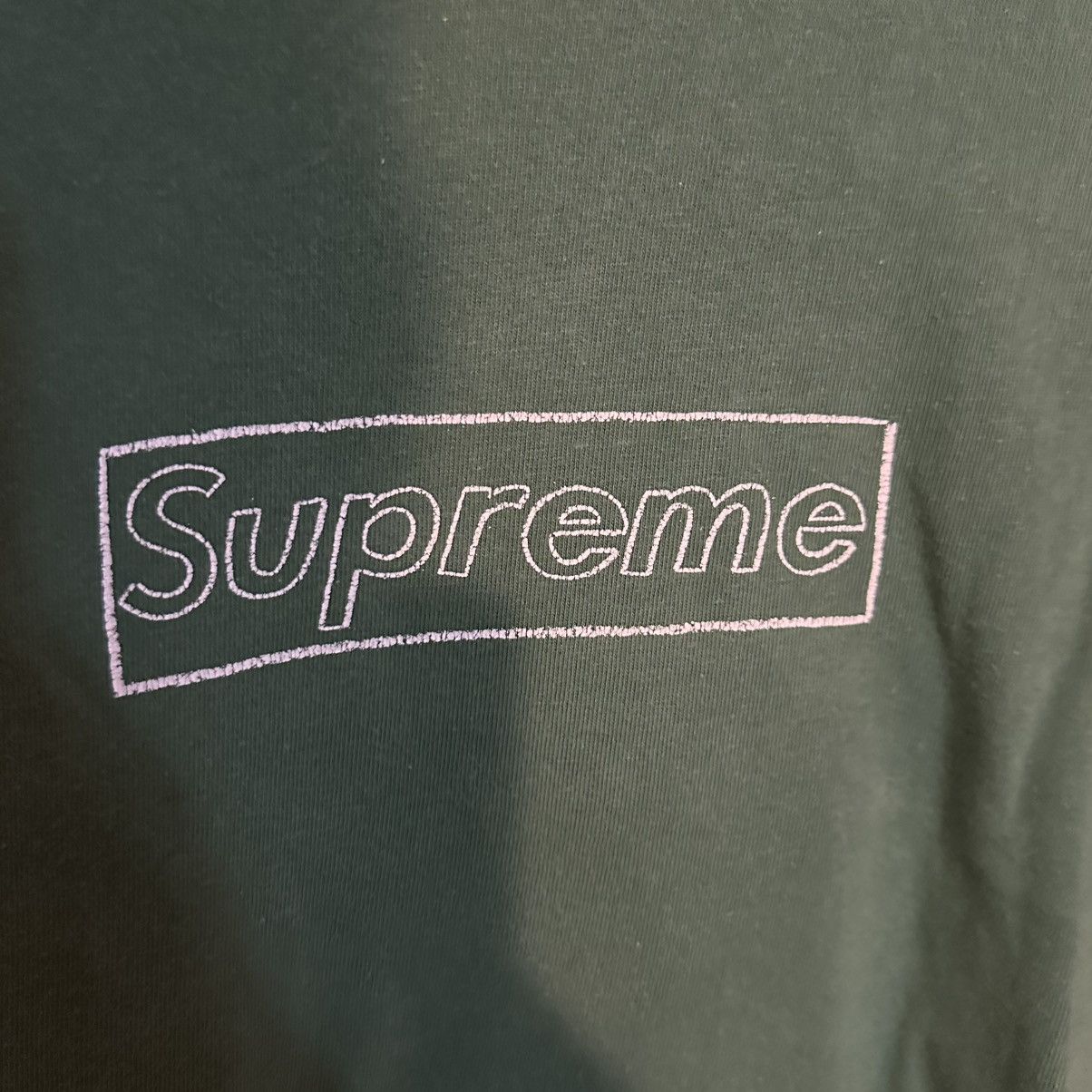 Kaws × Supreme Supreme Kaws Chalk Logo Tee Size US L / EU 52-54 / 3 - 2 Thumbnail