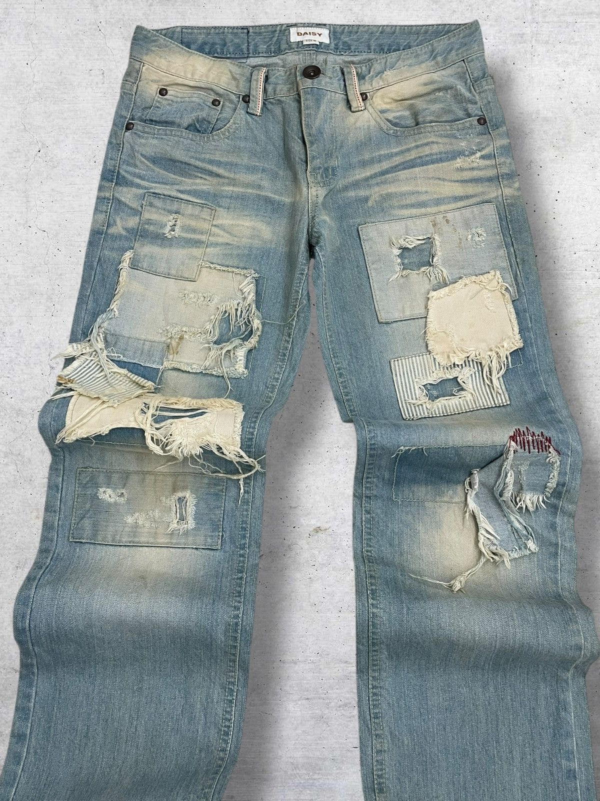 If Six Was Nine VINTAGE DAISY 90S JAPAN DESIGNER BORO PATCHWORK RIPPED DENIM Size US 31 - 4 Thumbnail