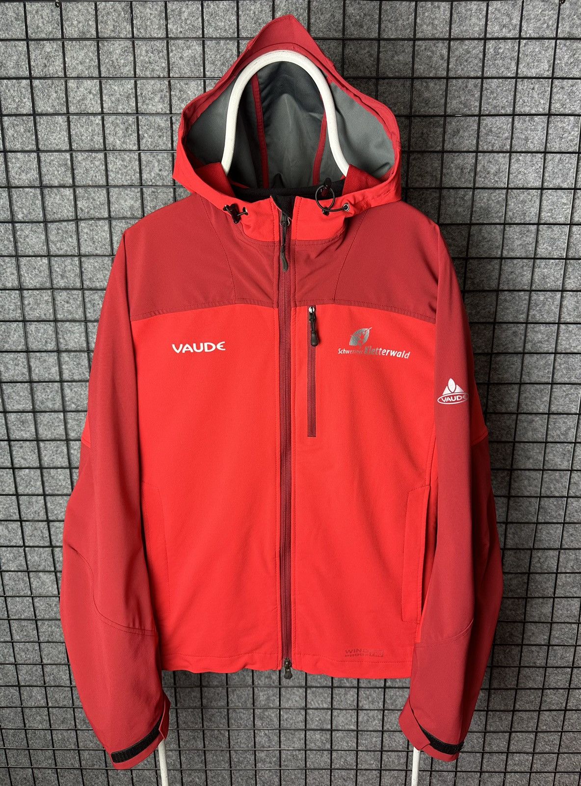 Other Vaude Outdoor Techwear Windproof Light Jacket Size L Size US L / EU 52-54 / 3 - 1 Thumbnail
