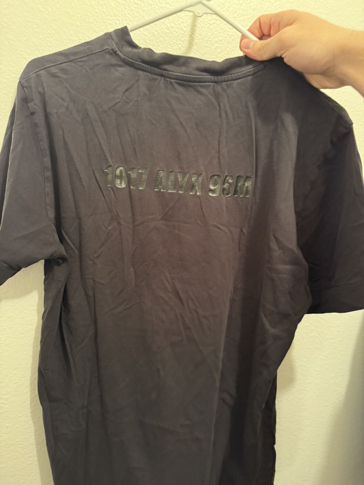 1017 ALYX 9SM 1017 ALYX 9SM Men's Logo T-Shirt in Black Size US M / EU 48-50 / 2 - 4 Thumbnail
