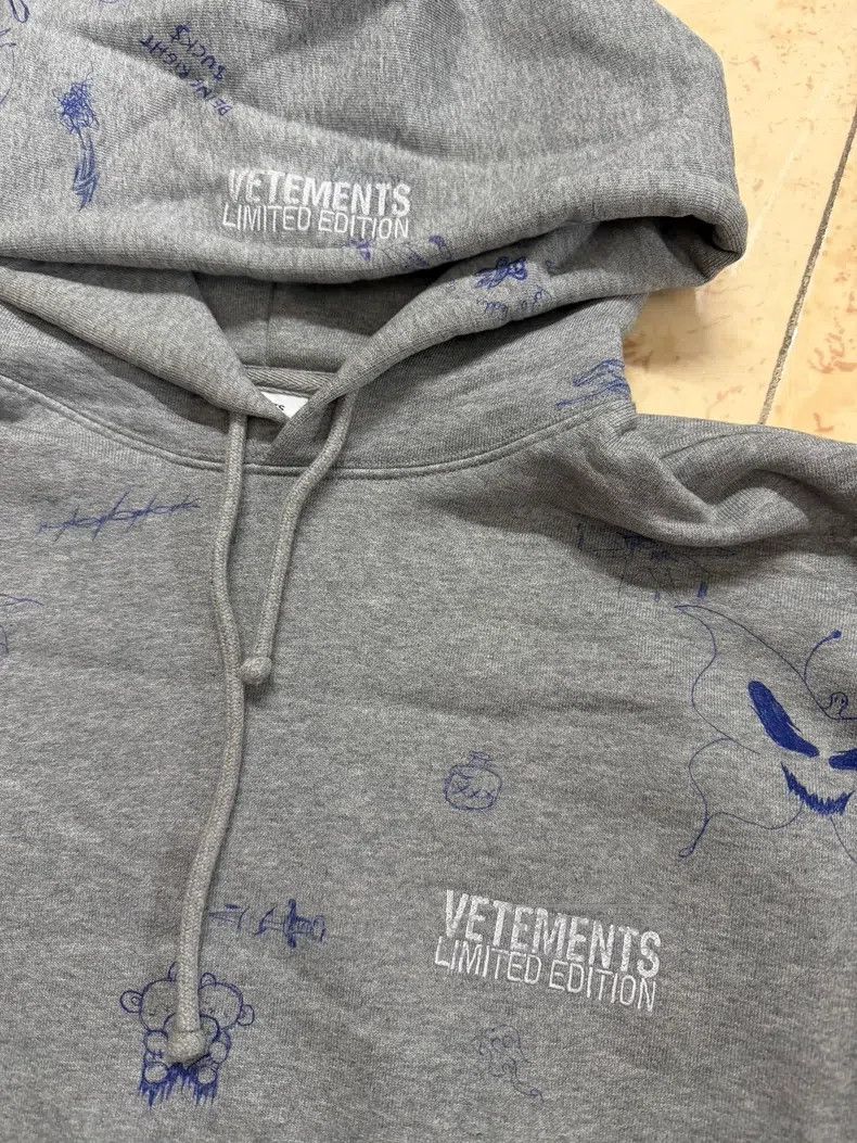 Vetements Vetements Doodle Grey Oversized Hoodie with Round Pen Size US S / EU 44-46 / 1 - 2 Thumbnail