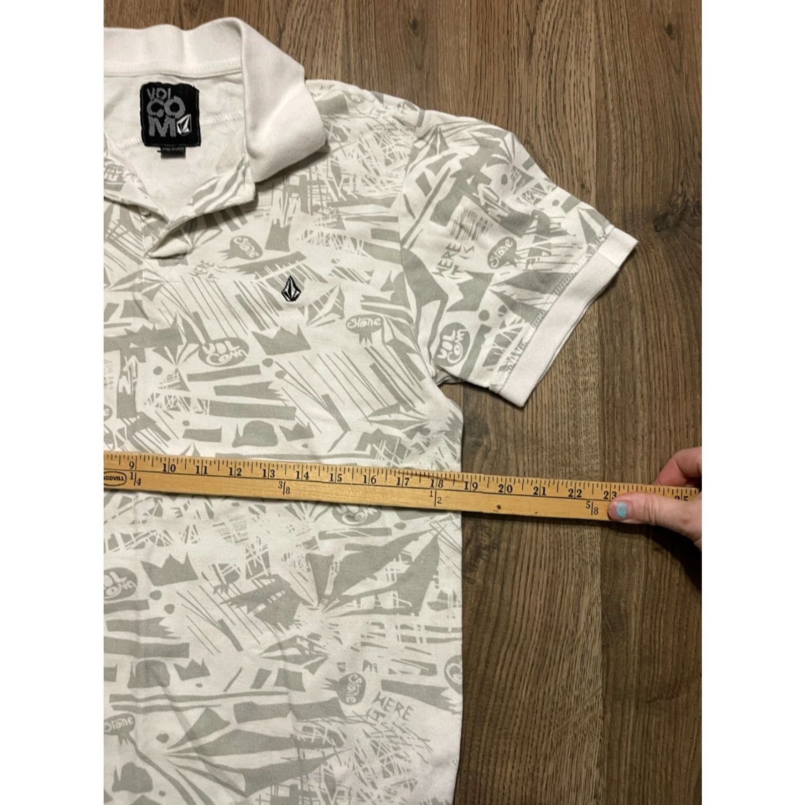 Volcom Volcom Shirt Mens Size M White Gray Polo Short Sleeve Regular Fit Casual Modern 90s? Size US M / EU 48-50 / 2 - 6 Thumbnail