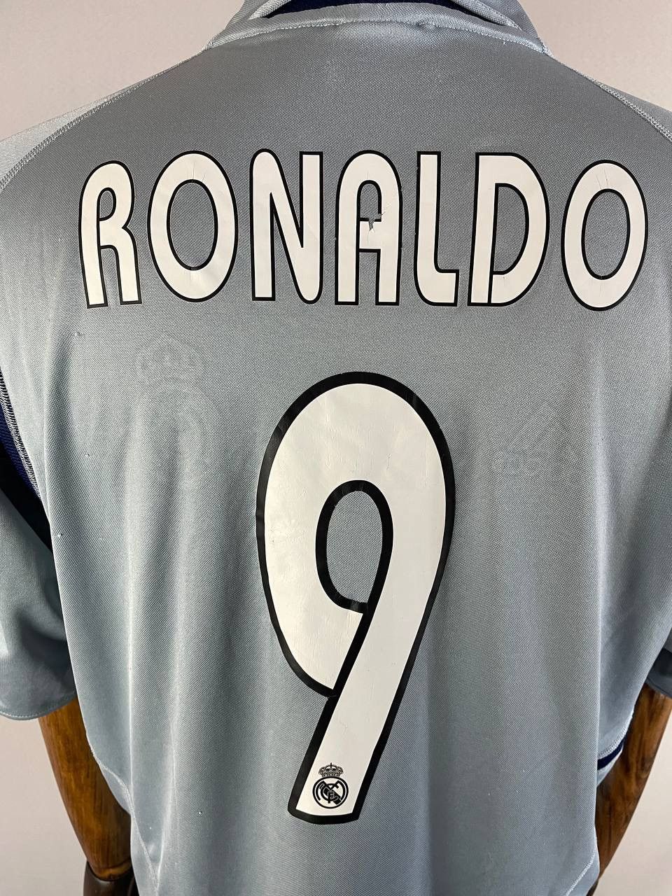 Adidas Adidas Real Madrid 9 Ronaldo 2004 Siemens Vintage RARE Size US L / EU 52-54 / 3 - 14 Thumbnail