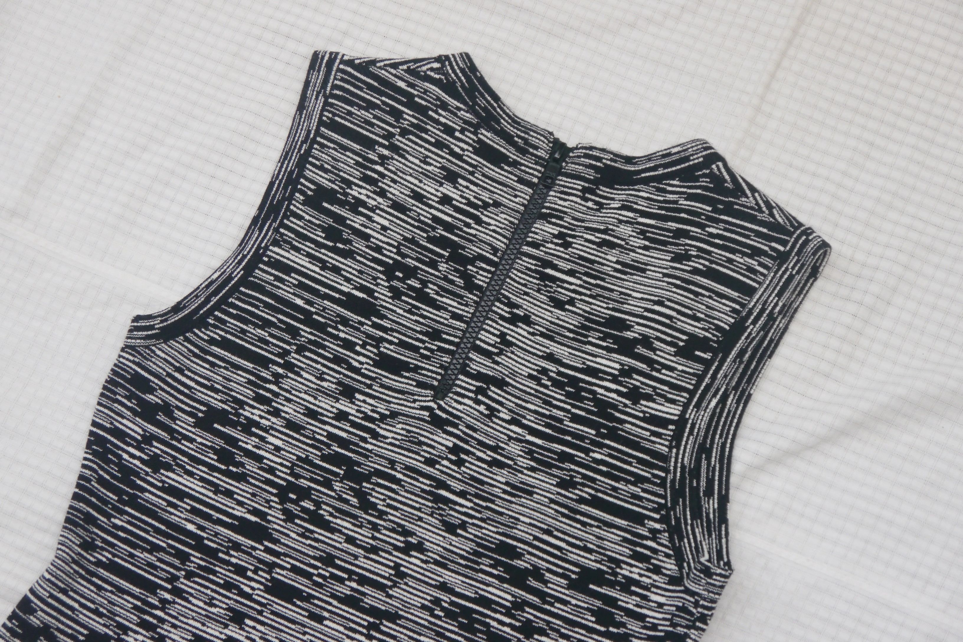 Theory (D90) Theory Vimlin Black & White Striped Sleeveless Dress S Size S / US 4 / IT 40 - 6 Thumbnail