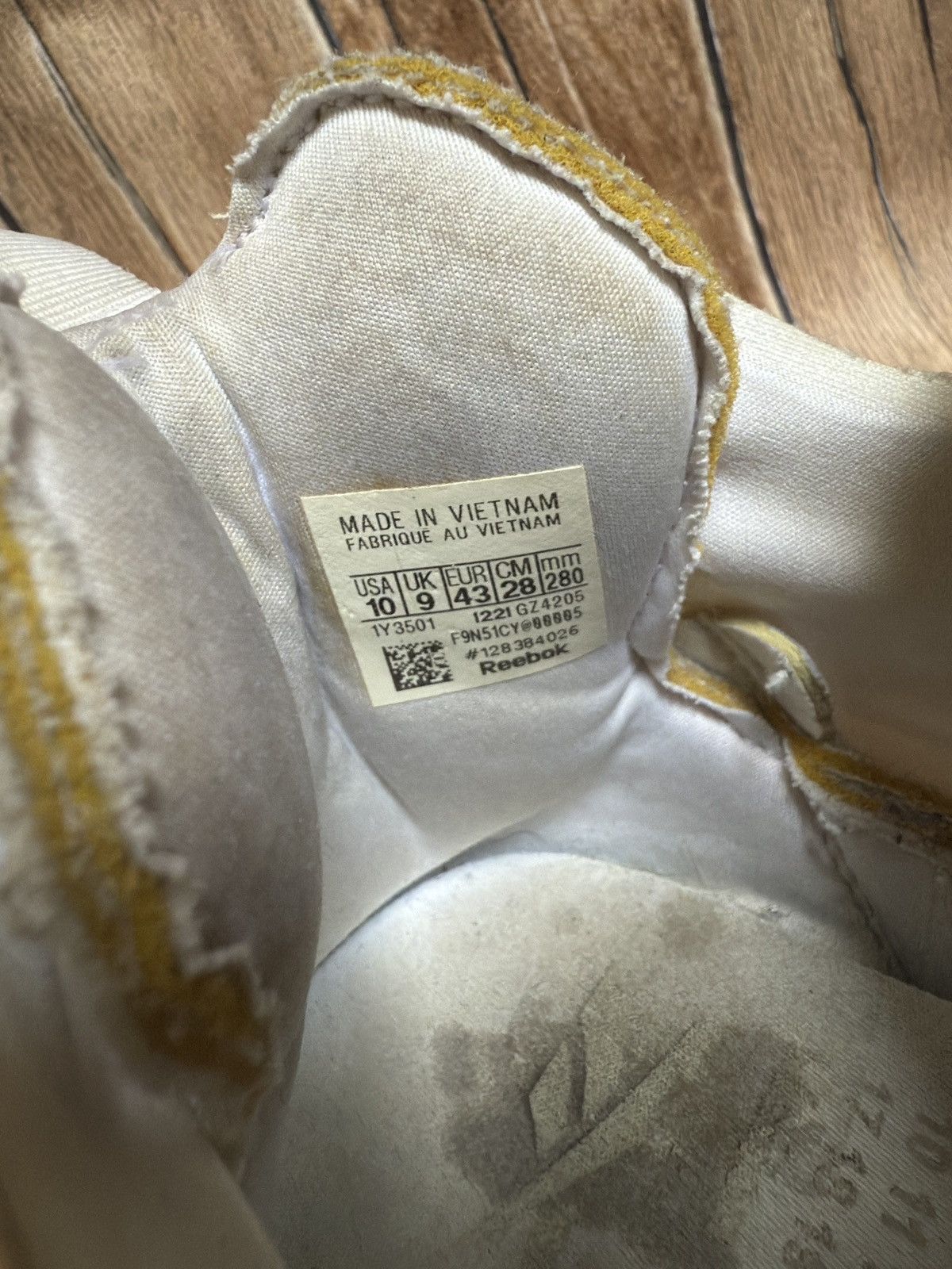 Maison Margiela × Reebok (memory of white) instapump fury sneaker Size US 10 / EU 43 - 7 Thumbnail