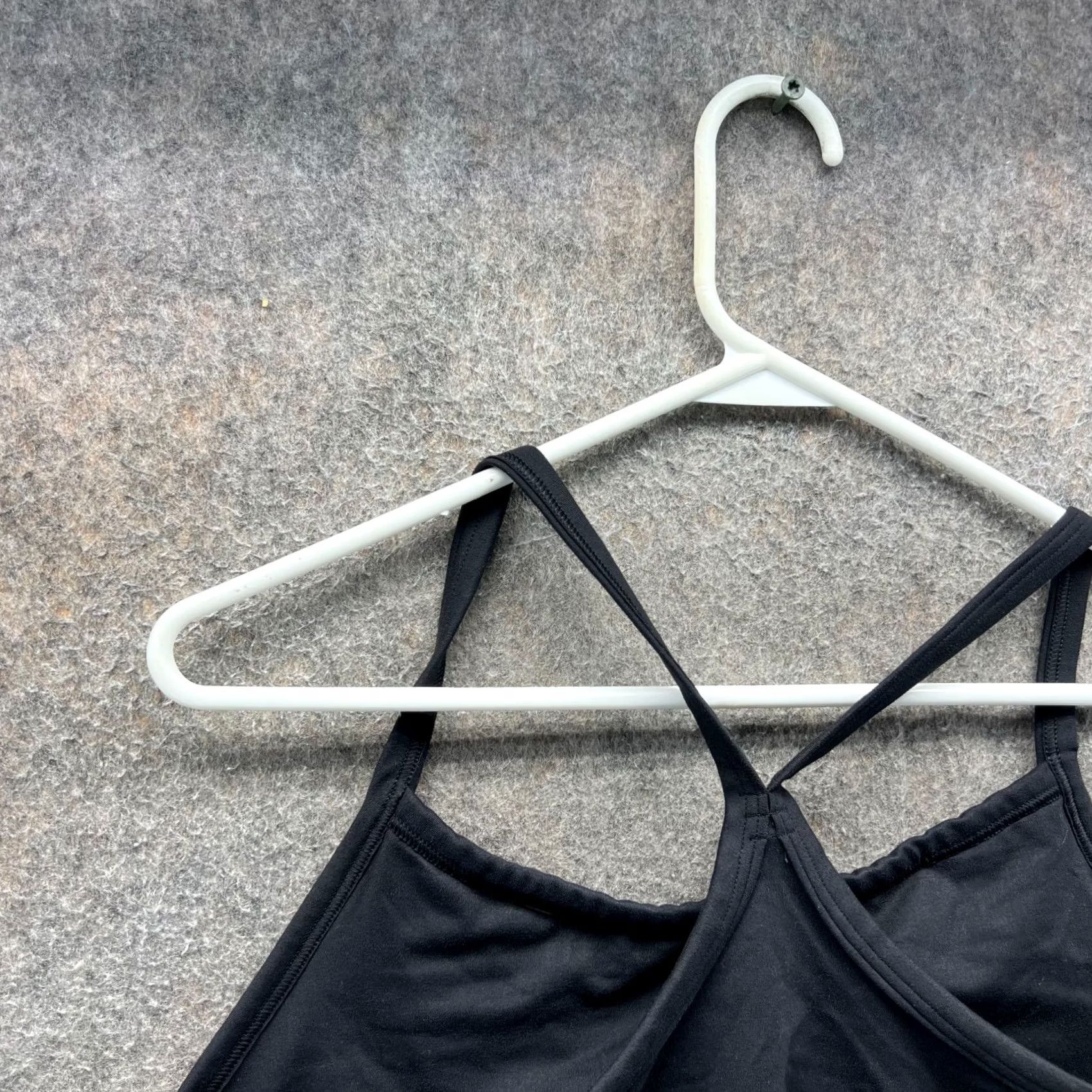 Vintage Aerie Tank Top Women XL Black The Hugger Recharge Minimal Support Offline Bra Tank Women XL Black Aerie Tank Top Offline Size XL / US 12-14 / IT 48-50 - 3 Thumbnail