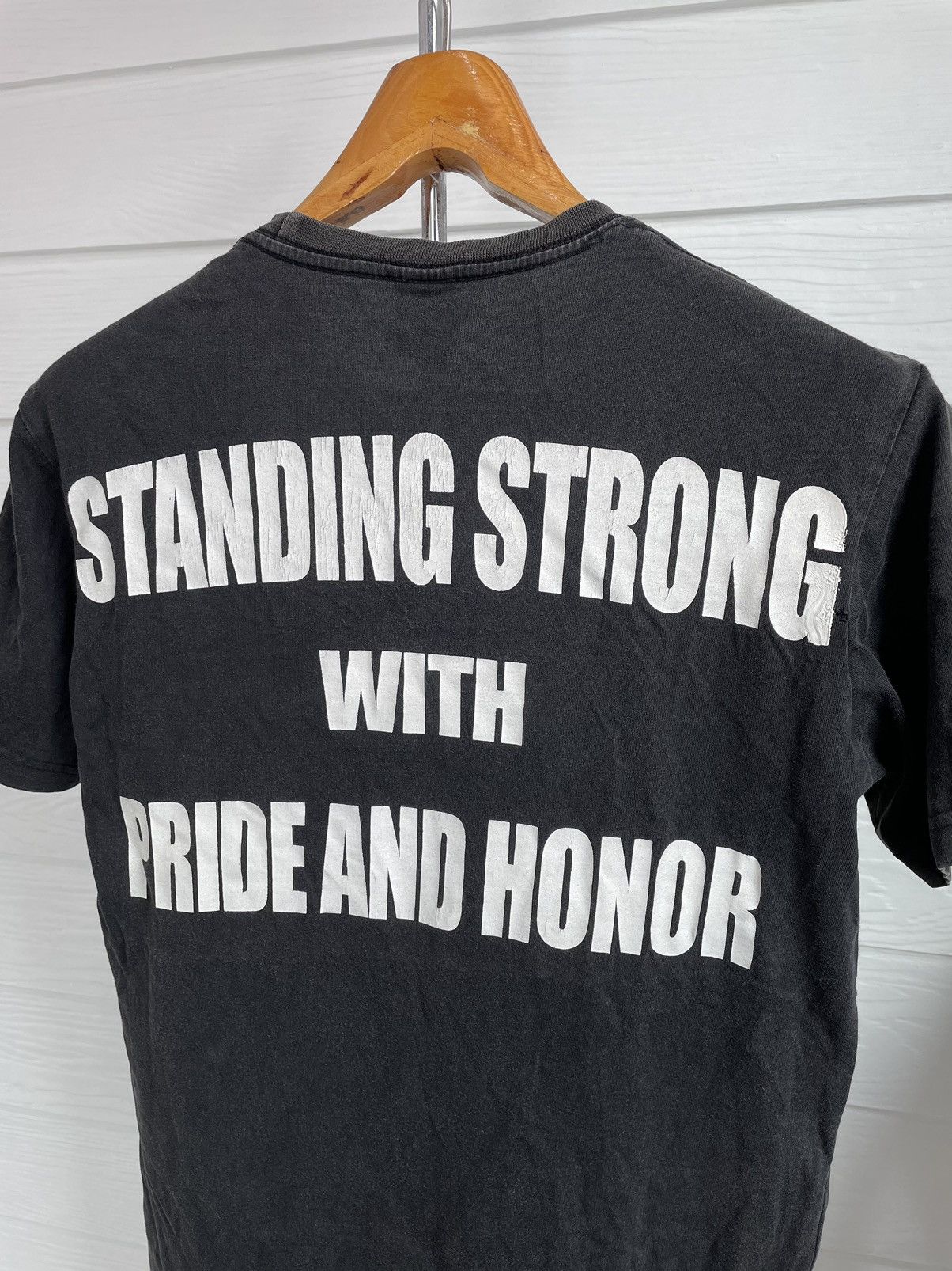 Band Tees × Vintage VINTAGE IN VEIN STANDING STRONG WITH PRIDE AND HONOR T-SHIRT Size US S / EU 44-46 / 1 - 4 Thumbnail