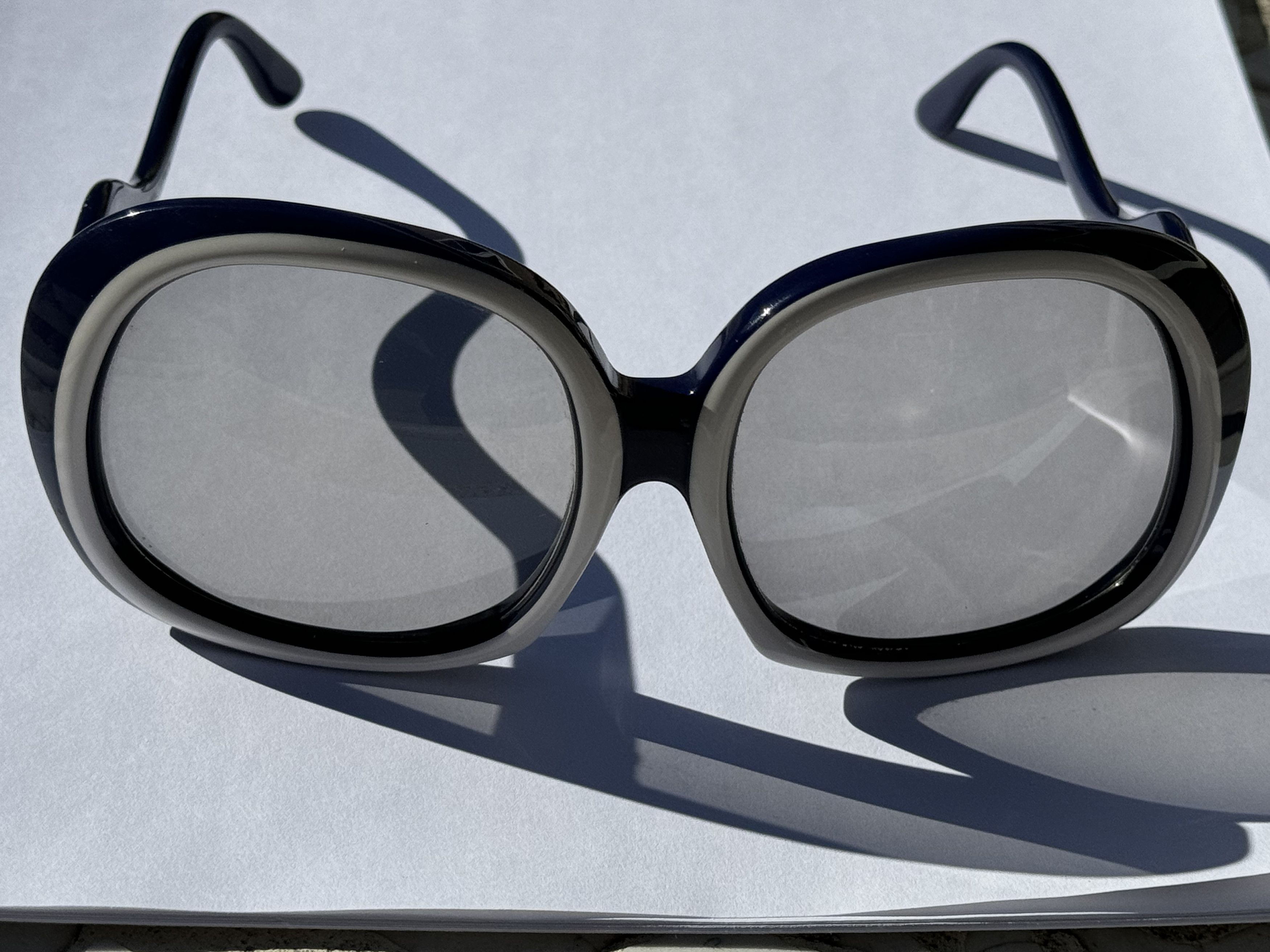 Vintage Vintage Oversized Sunglasses Size ONE SIZE - 3 Thumbnail