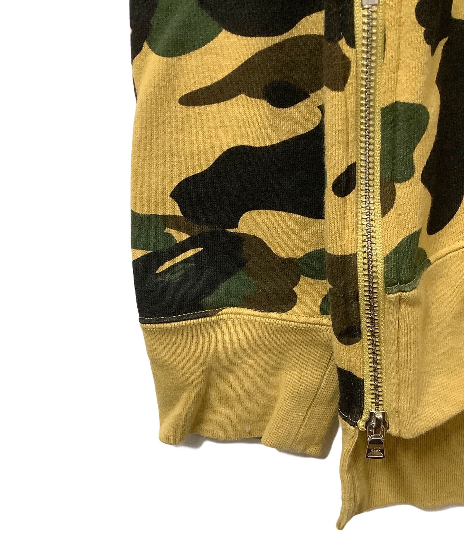 Bape A BATHING APE Shark Camouflage Pullover Hoodie Khaki XL Size US XL / EU 56 / 4 - 3 Thumbnail
