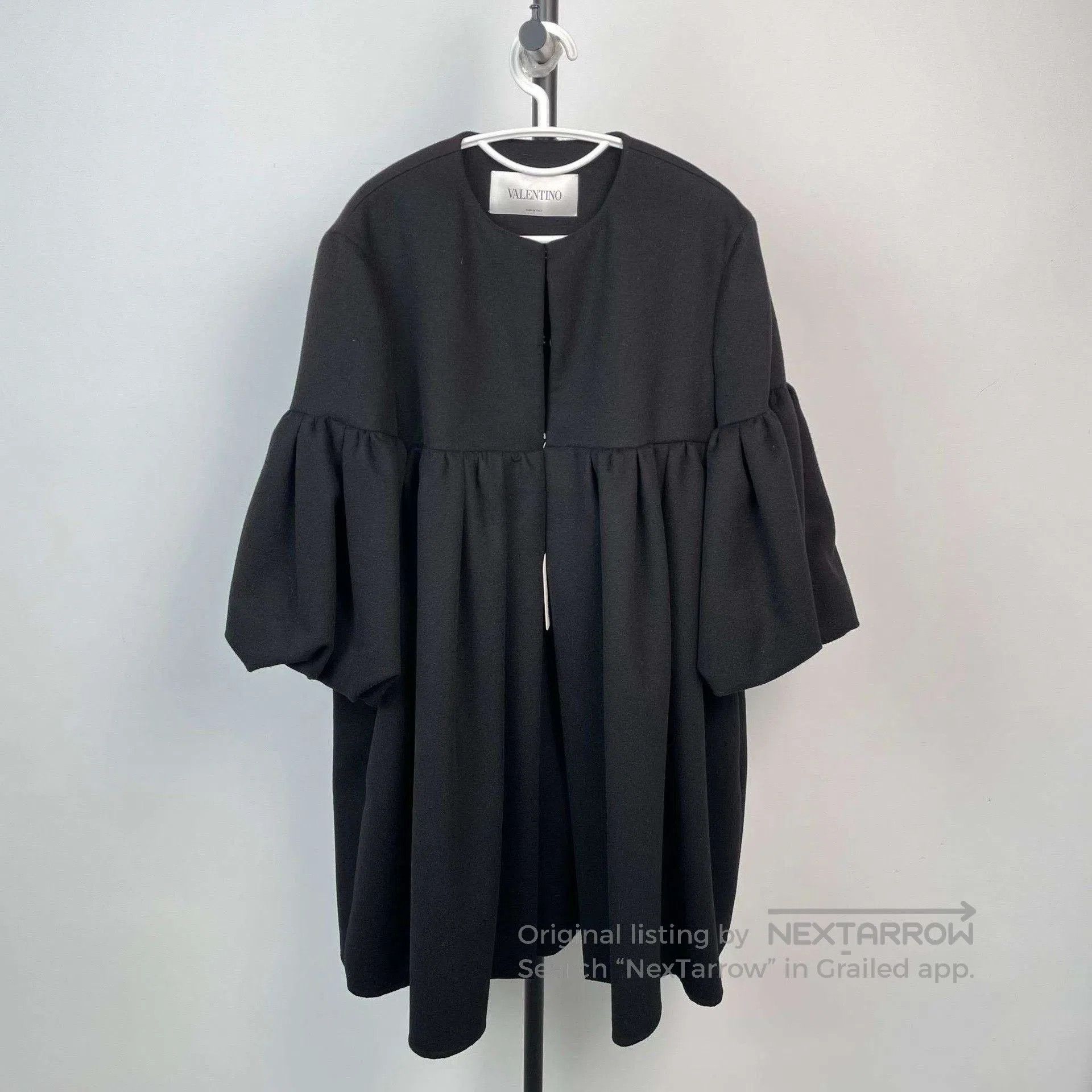 Valentino Valentino Black Puffed Sleeve Wool Coat. Size M / US 6-8 / IT 42-44 - 1 Thumbnail