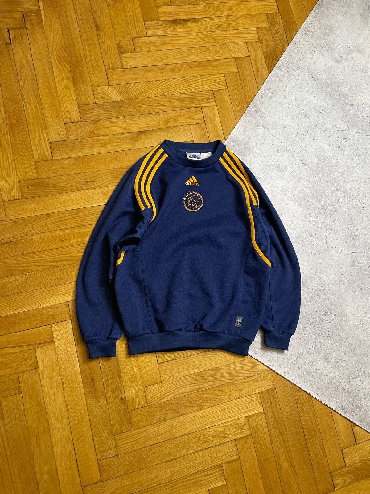 Adidas Vintage 90s Adidas Ajax Amsterdam football Sweatshirt Size US S / EU 44-46 / 1 - 1 Thumbnail