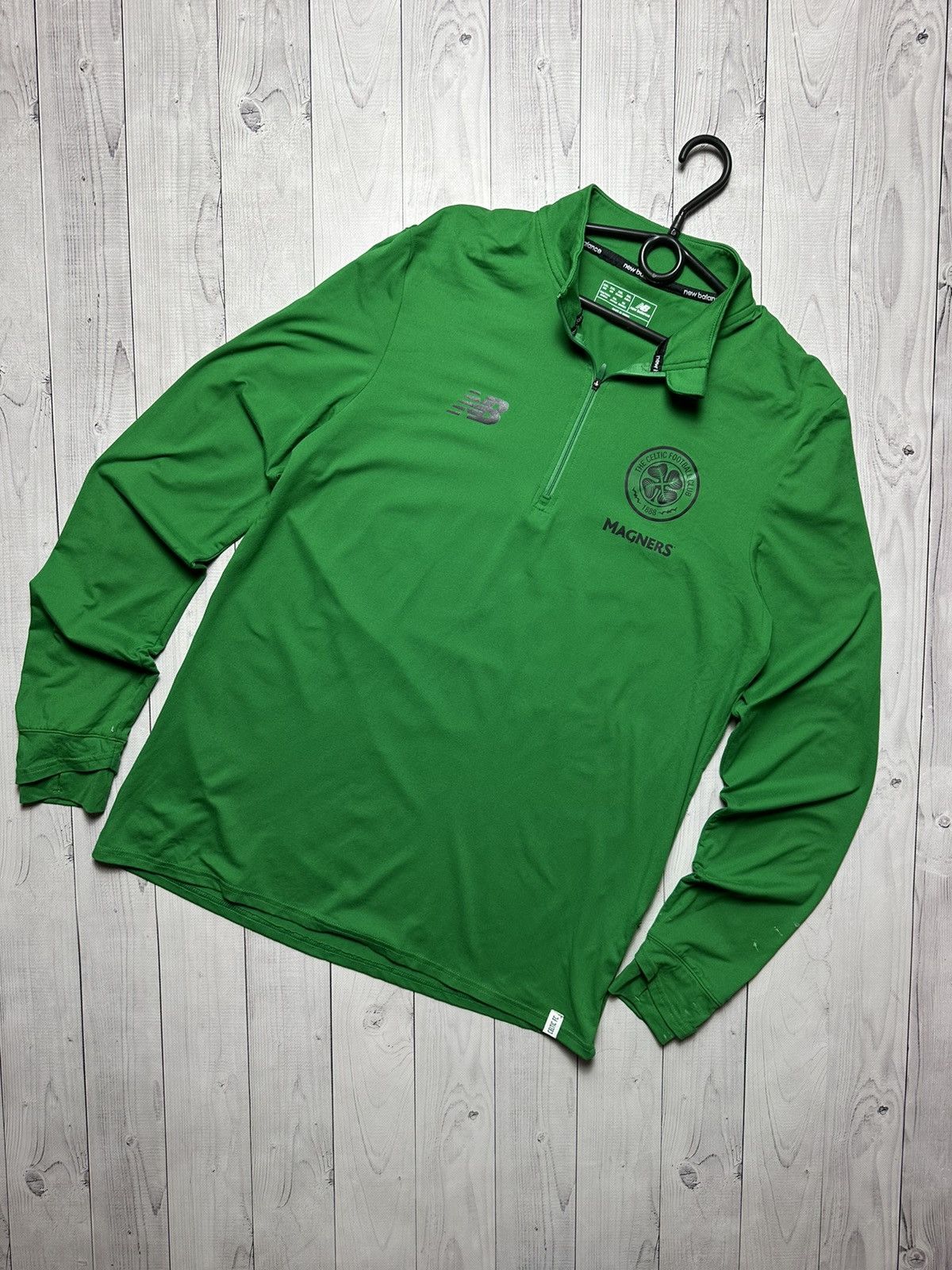 Vintage Vintage Celtic New Balance soccer sweatshirt green size XXL Size US XXL / EU 58 / 5 - 1 Thumbnail