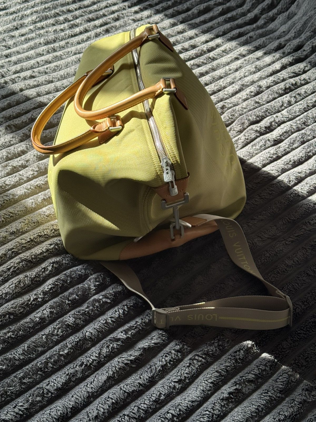 Louis Vuitton Louis Vuitton Limited Edition LV Cup America Cube Bag Size ONE SIZE - 2 Thumbnail