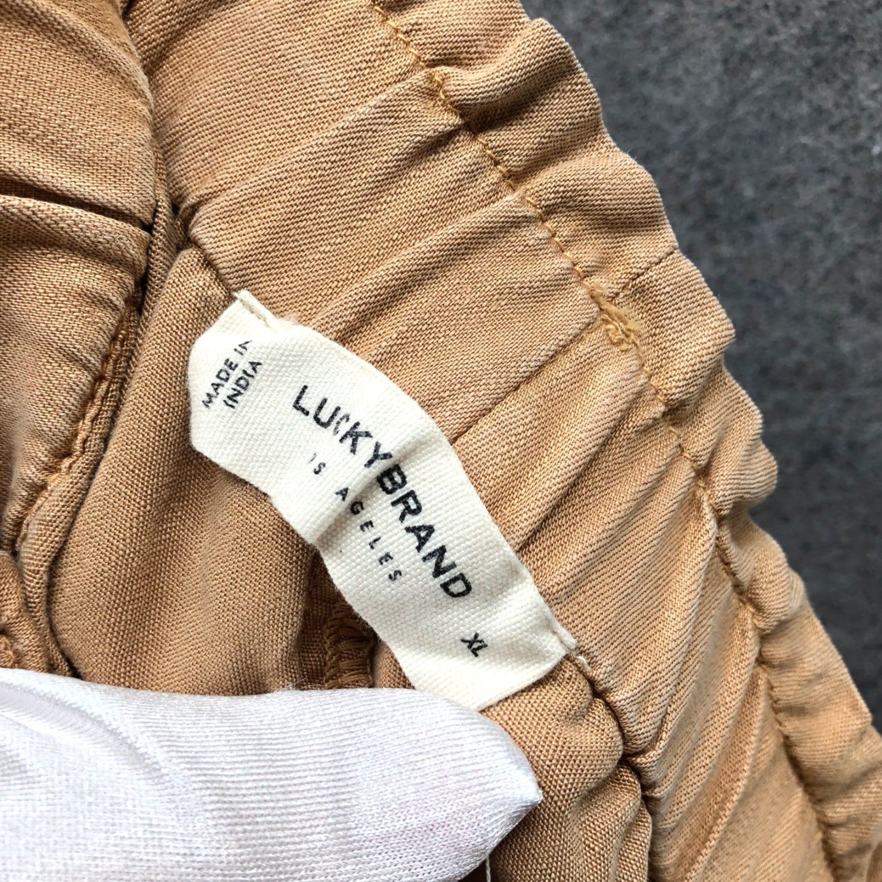 Lucky Brand Lucky Brand Lyocell Pull On Shorts Womens XL Tan High Rise Relaxed Beig*e* Bohemian Summer Casual Elastic Waist Pockets Cuffed Lightweight Size 40" / US 18 - 3 Thumbnail