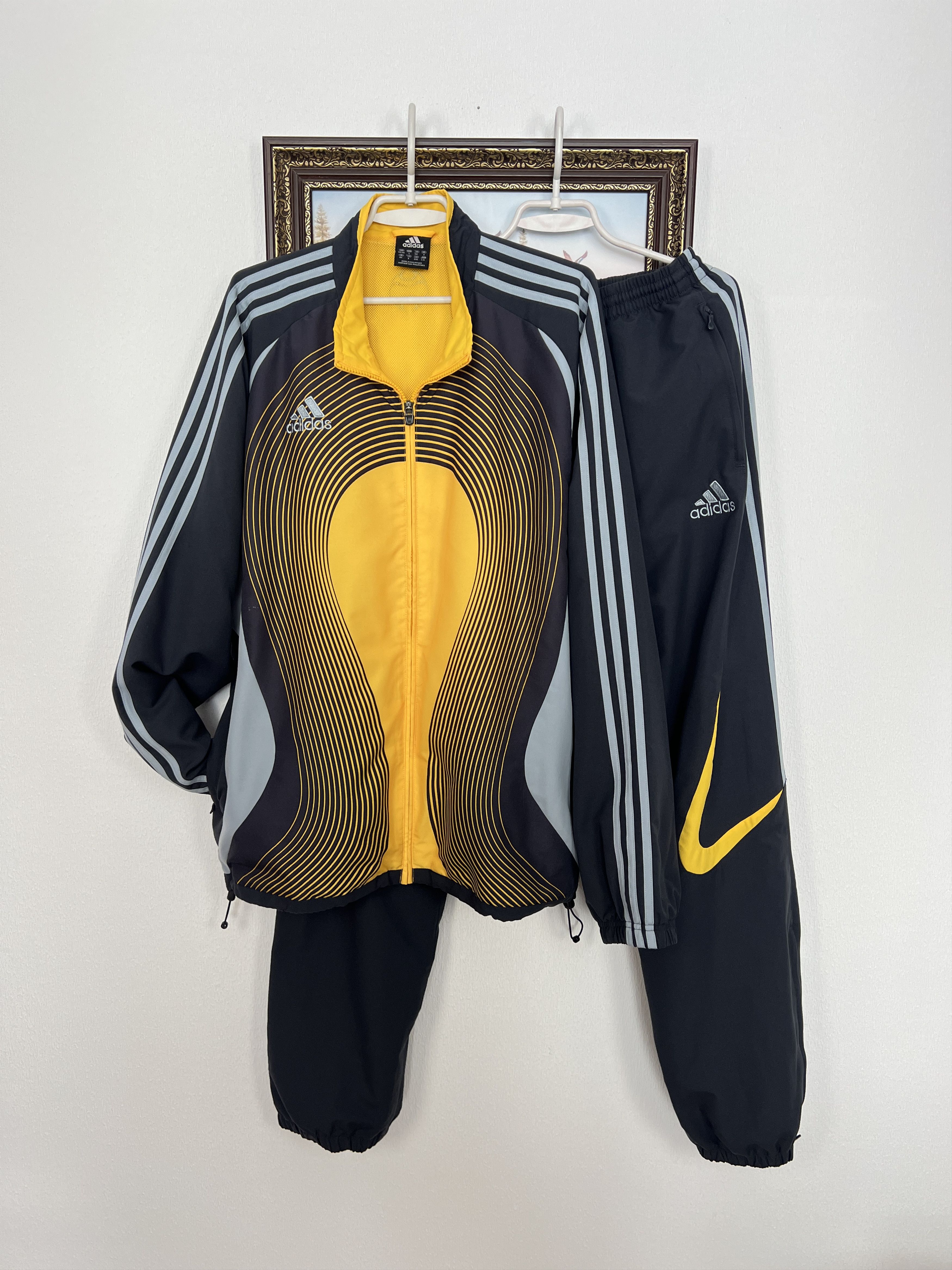 Adidas Vintage Adidas Track Top Suit Zip Jacket Pants Set L Size US L / EU 52-54 / 3 - 1 Thumbnail
