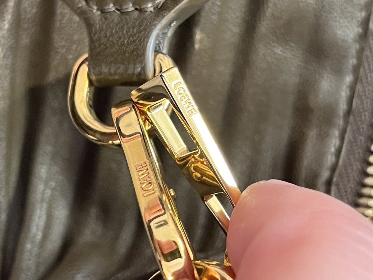 Loewe Loewe XL pleated lambskin “Bracelet” pouch Size ONE SIZE - 8 Thumbnail
