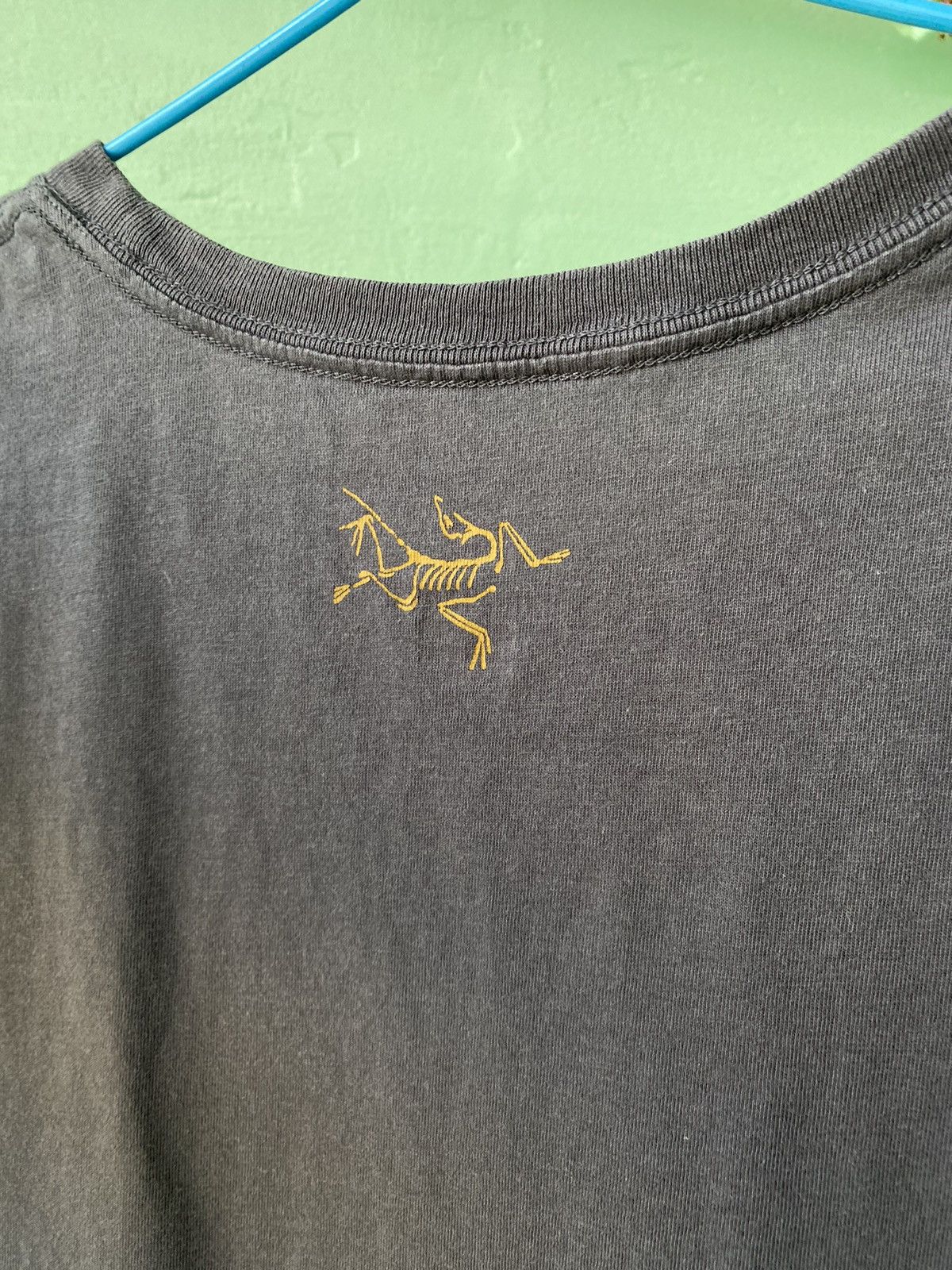 Arc'teryx Vintage Arcteryx T-Shirt Box Logo Size US M / EU 48-50 / 2 - 4 Thumbnail