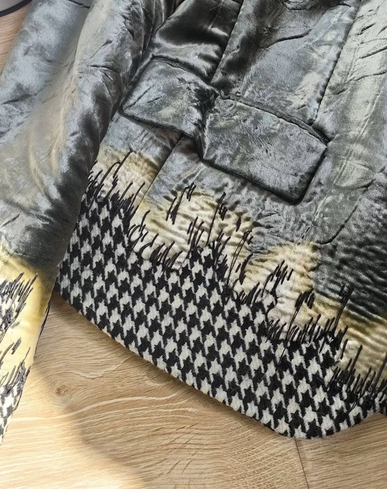 Haider Ackermann Haider Ackermann Show Green Velvet Jacket 2412-Nextarrow Size US S / EU 44-46 / 1 - 6 Thumbnail