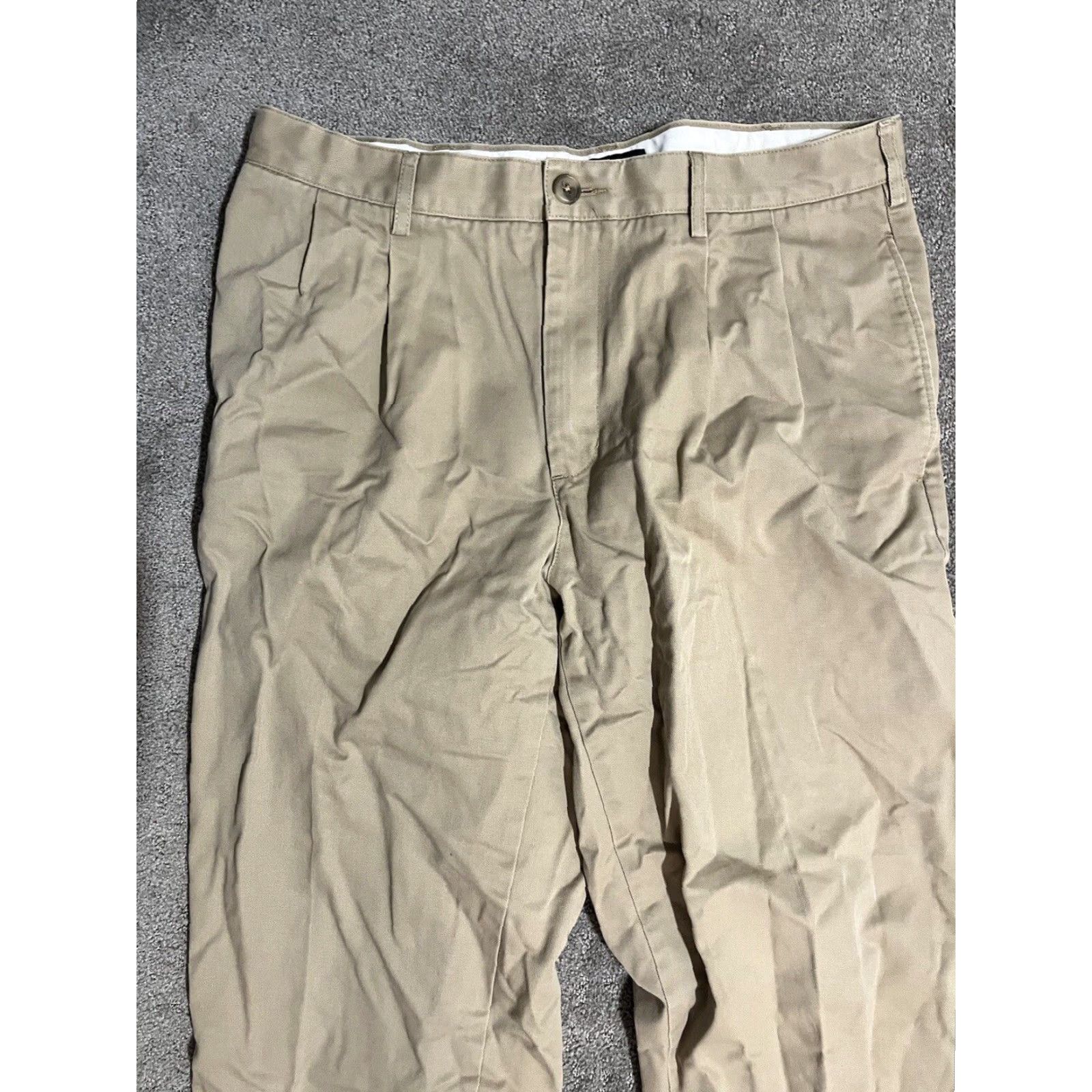 Lands' End Lands’ End Traditional Fit Tapered Leg Men’s Beige Pleated Pants Size 34 Size US 34 / EU 50 - 2 Thumbnail