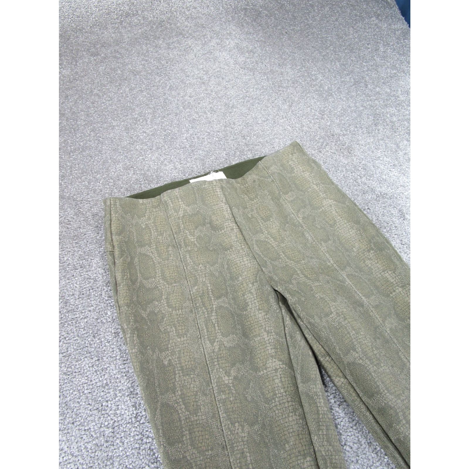 Anthropologie Anthropologie Leggings Pants Womens 25 Green Khaki Snakeskin Ankle Zip Skinny 25 Green Mens Womens Girls? Size 42" / US 20 - 2 Thumbnail