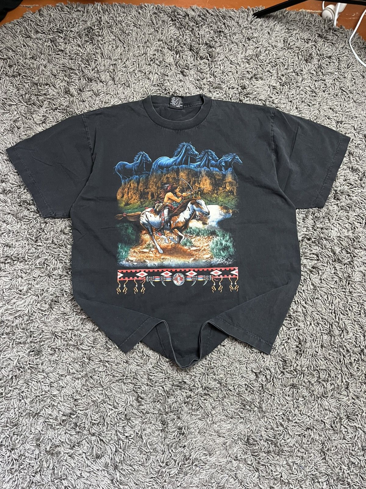 Band Tees Vintage Rock Eagle Native American T-Shirt XL Faded Black Size US XL / EU 56 / 4 - 2 Thumbnail