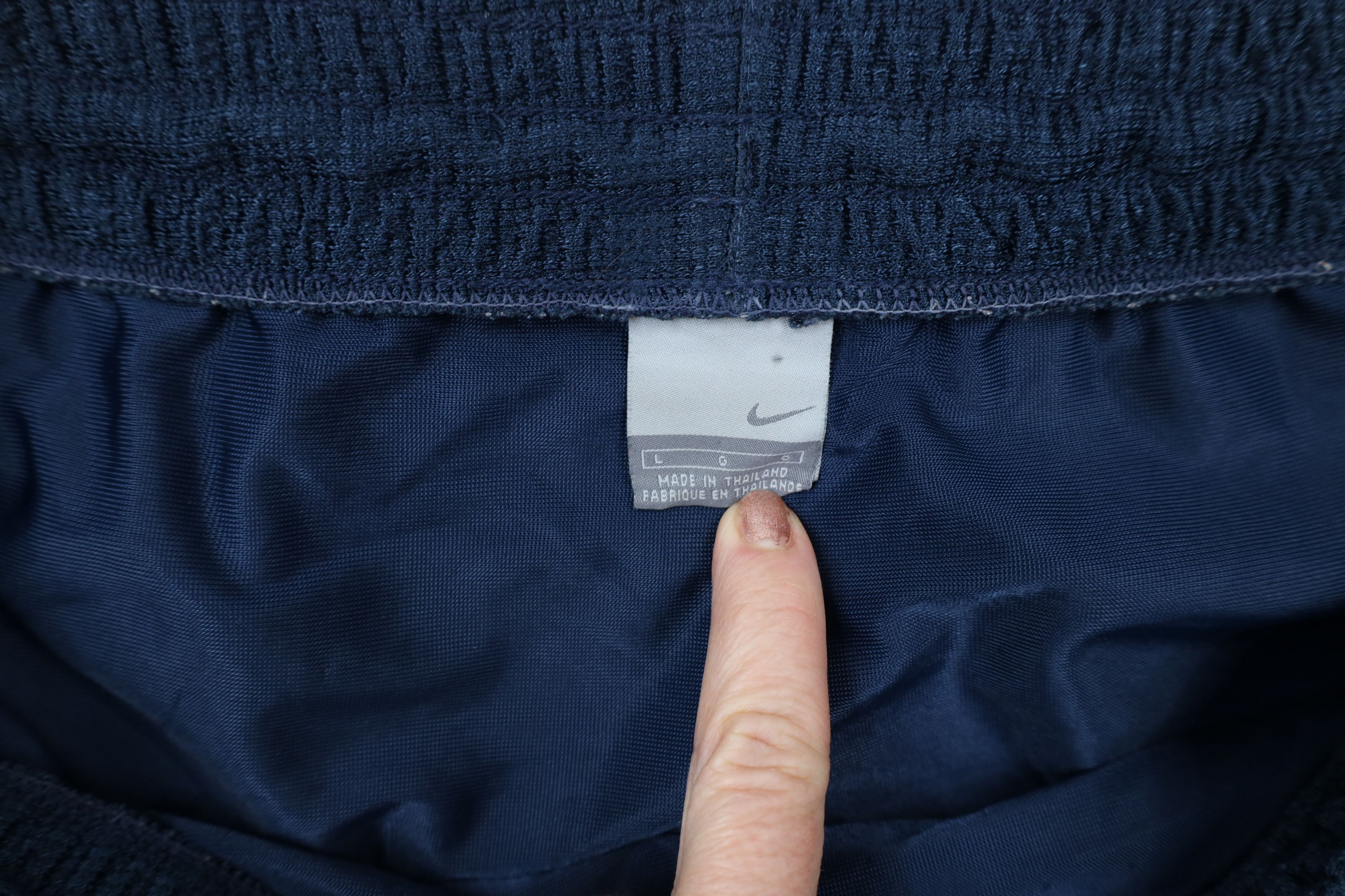 Nike × Vintage Vintage 90s Y2K Nike Scott Mini Swoosh Basketball Shorts Size US 34 / EU 50 - 7 Thumbnail