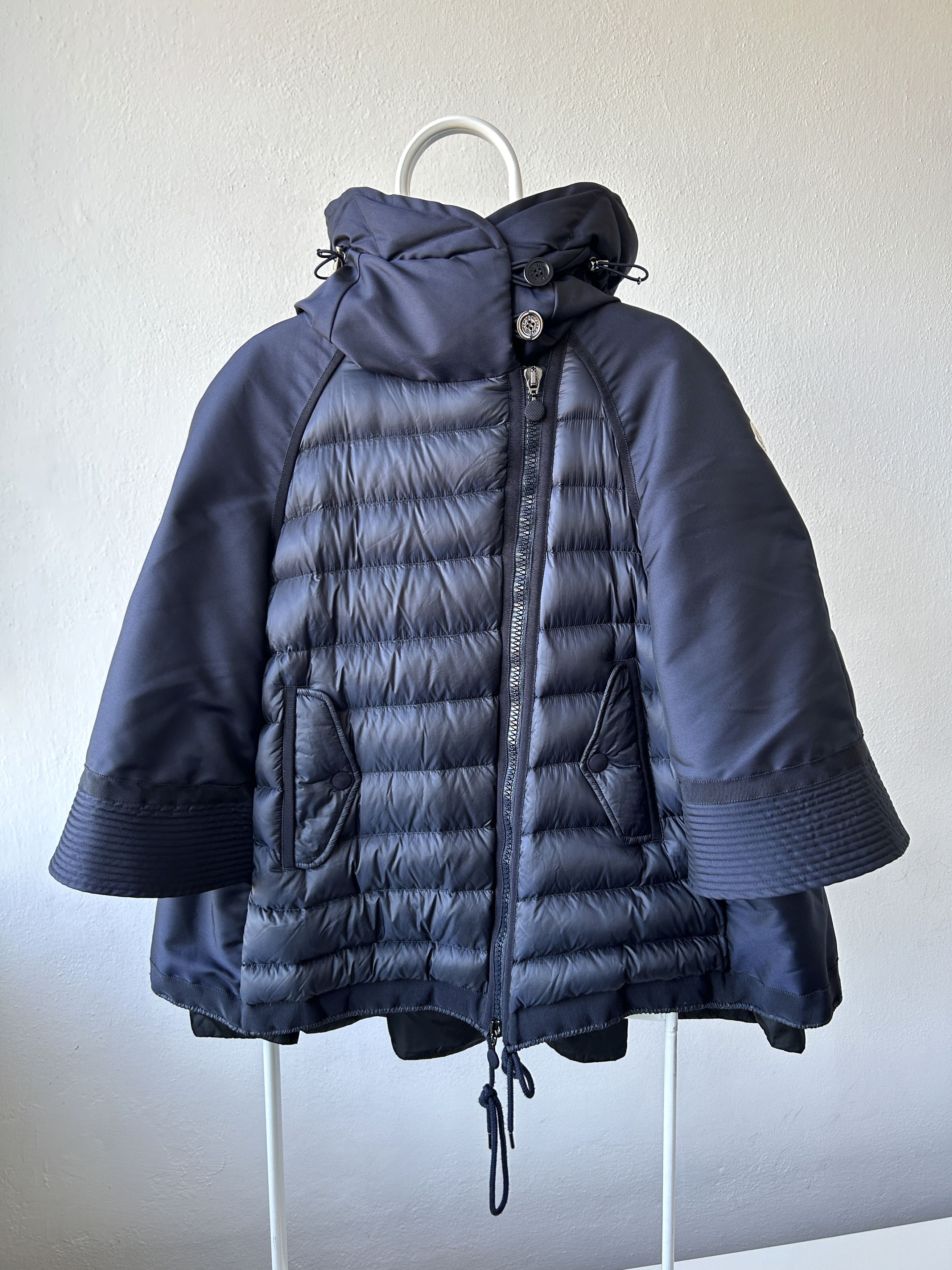 Moncler AW2017 moncler Sophie giubbotto puffer hooded poncho Size L / US 10 / IT 46 - 2 Thumbnail
