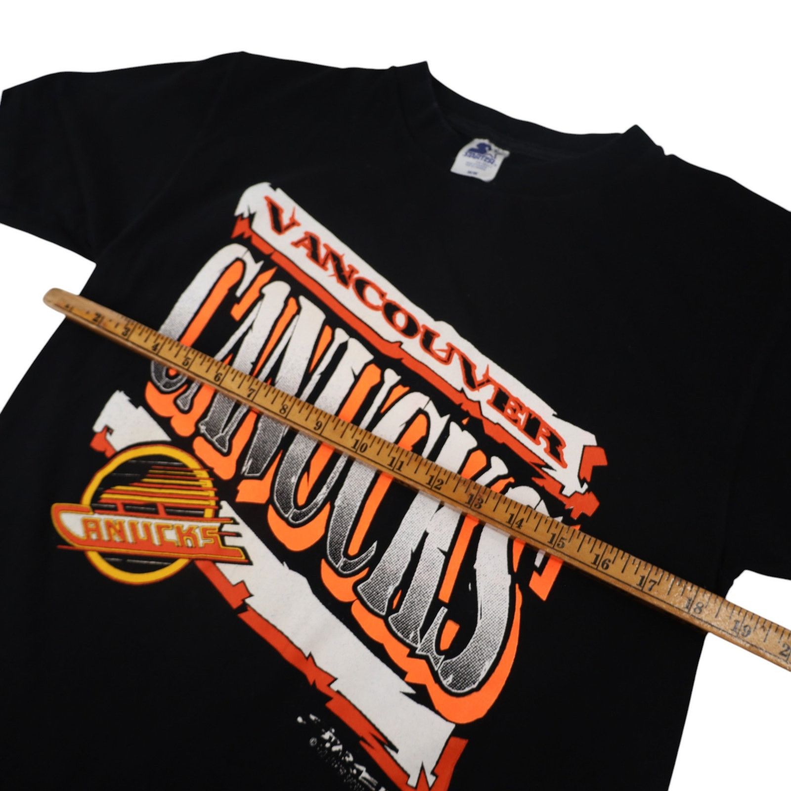 NHL × Starter × Vintage Vintage 90s Starter Vancouver Canucks Hockey Graphic T Shirt Size US M / EU 48-50 / 2 - 8 Thumbnail