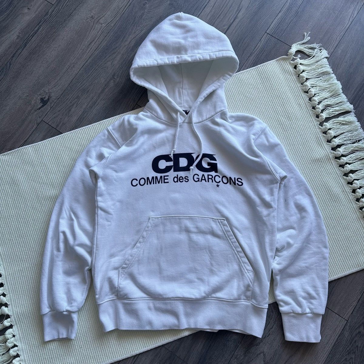 Comme des Garcons Comme des GARCONS CDG Logo Printed White Hoodie Size US S / EU 44-46 / 1 - 1 Thumbnail