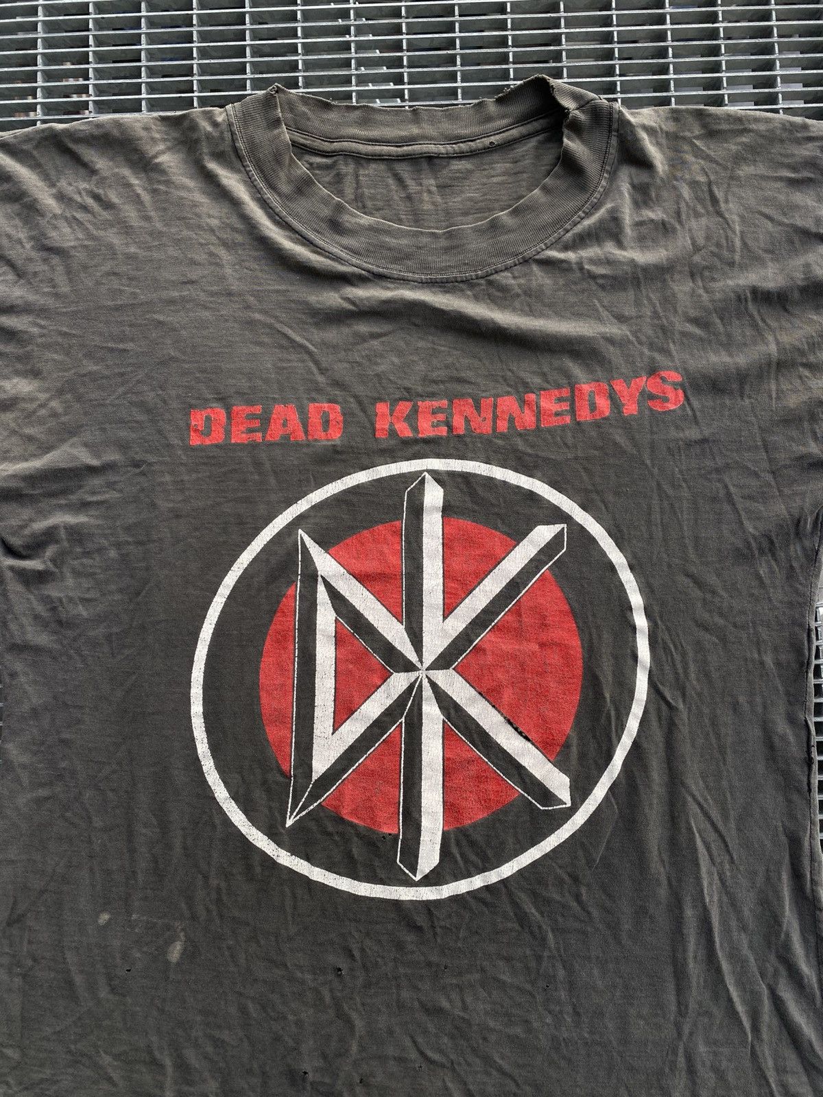 Band Tees Vintage 80s Trashed Dead Kennedys Band T-Shirt Size US L / EU 52-54 / 3 - 3 Thumbnail