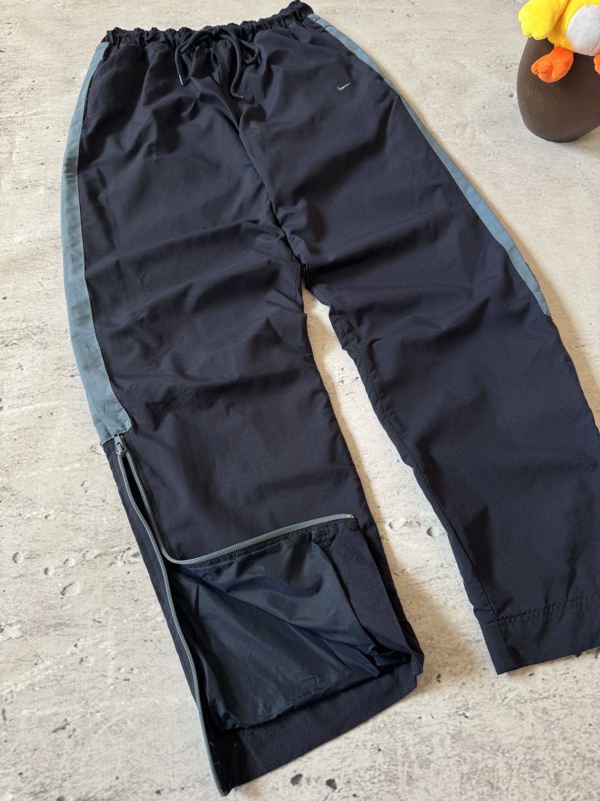 Nike × Vintage NIKE NYLON VINTAGE Y2K OVERSIZE BAGGY FIT PANTS SWEATPANTS Size US 32 / EU 48 - 3 Thumbnail