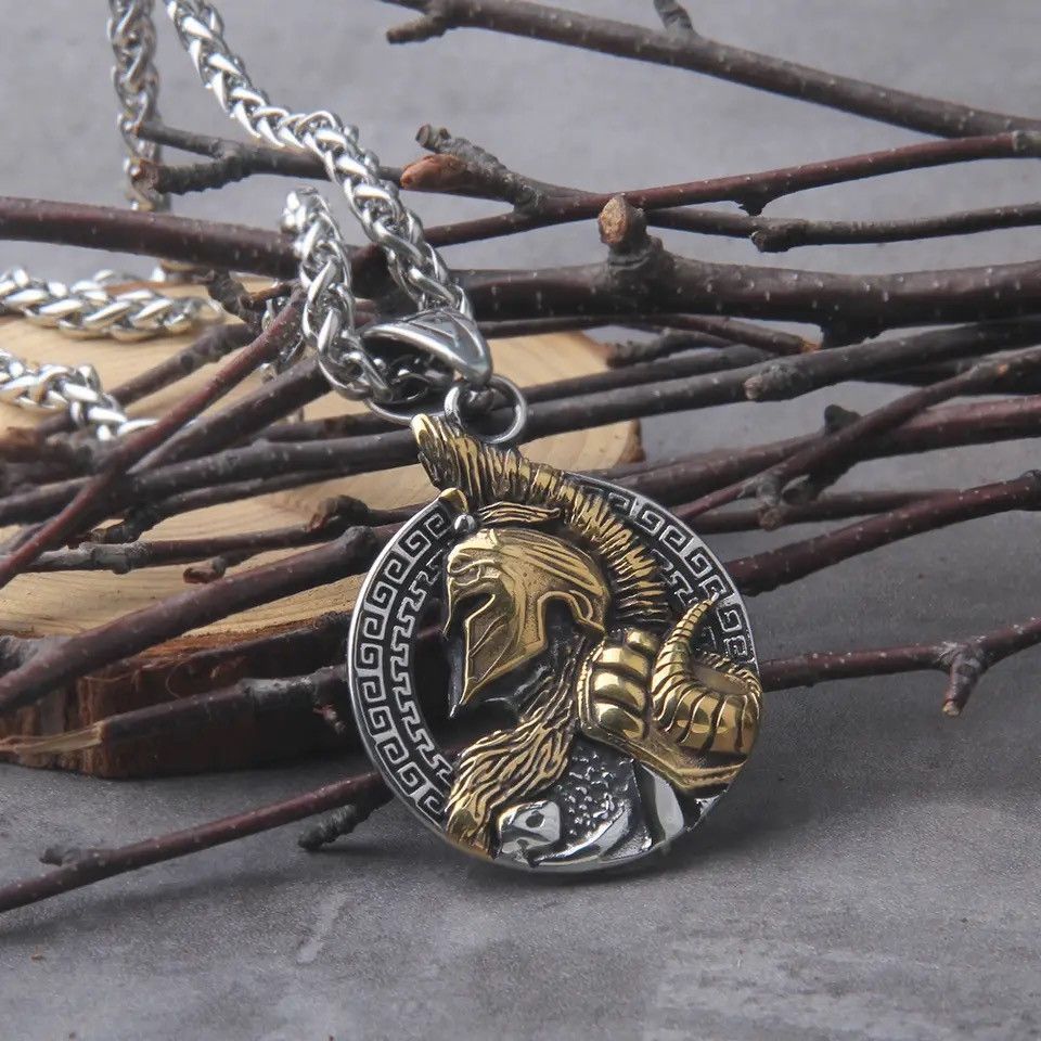 Jewelry × Vintage Never Fade Sparta Helmet pendant necklace Size ONE SIZE - 3 Thumbnail