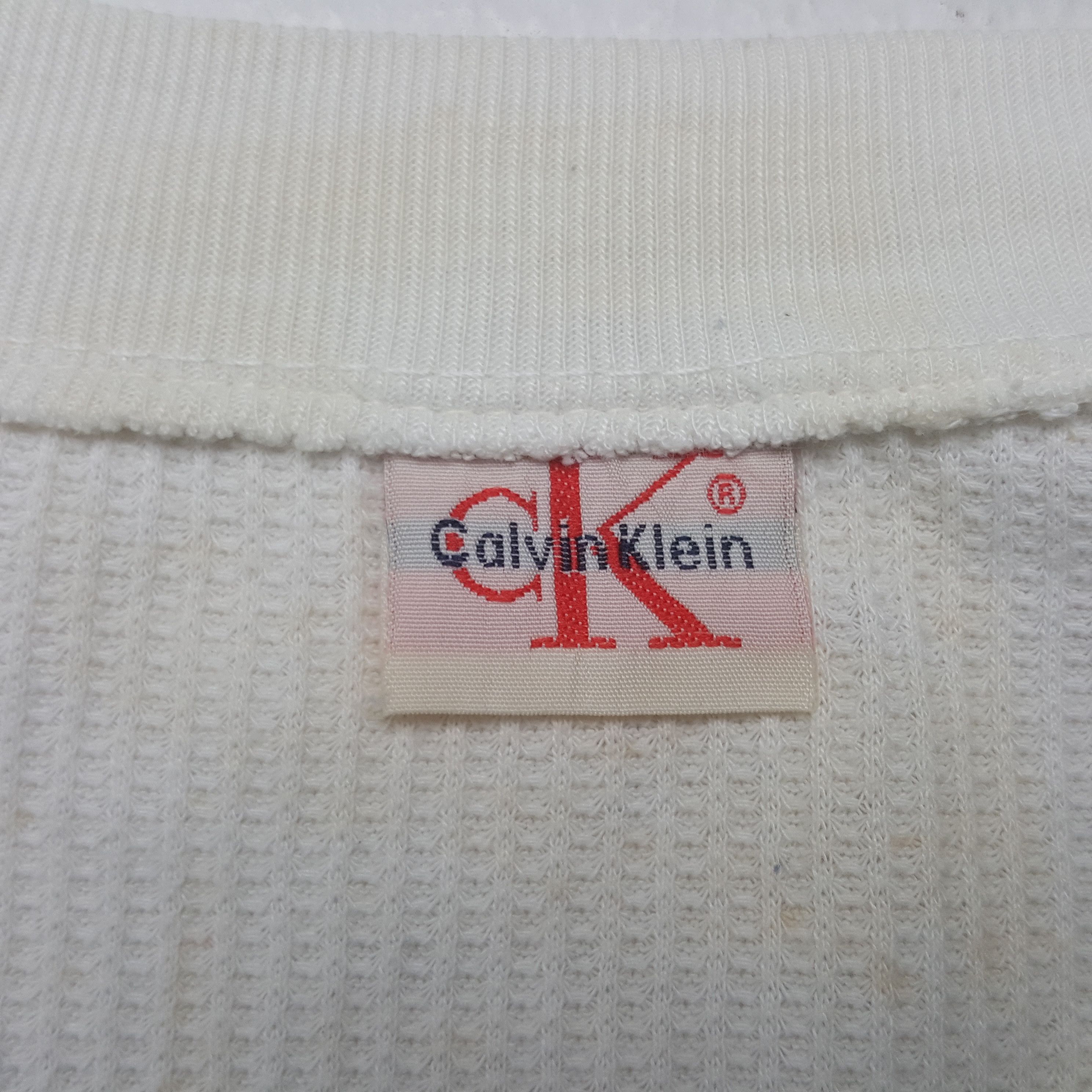 Calvin Klein Vintage Calvin Klein American Brand Tshirt RR4 Size US XL / EU 56 / 4 - 4 Thumbnail